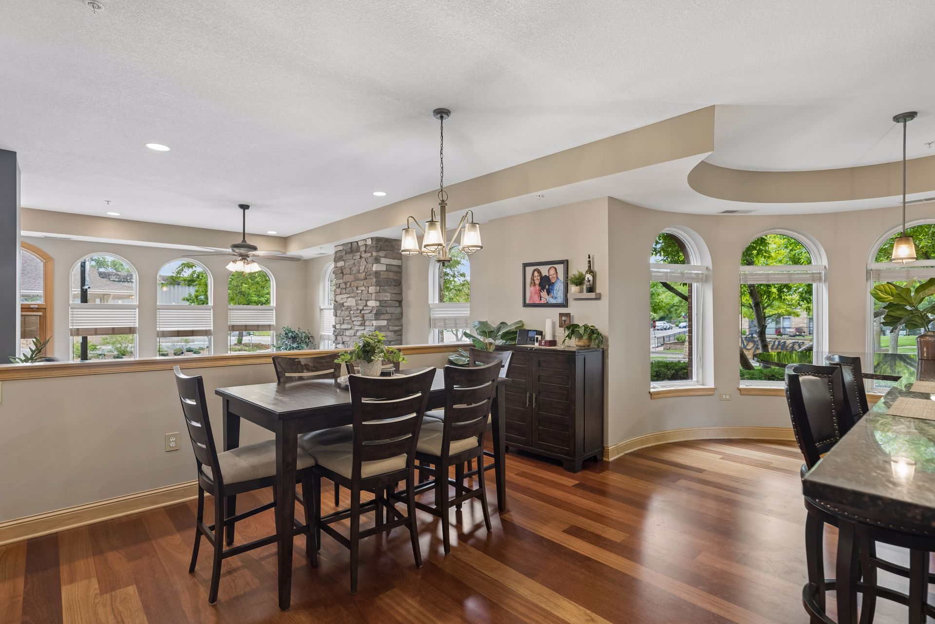  Timeless Brownstone Living in the Heart of Stillwater - 物件實景