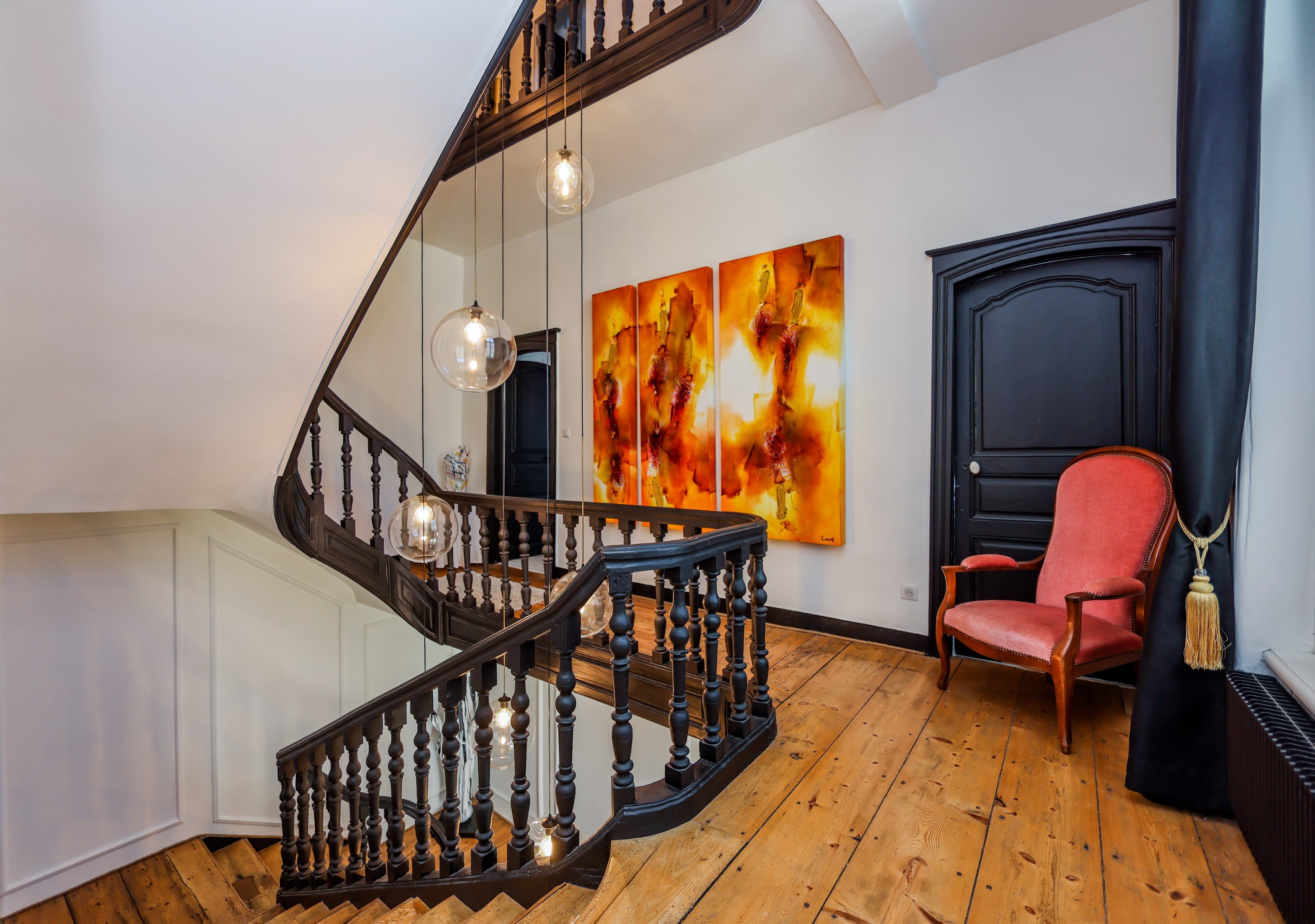  MONTREUIL AT THE FOOT OF THE RAMPARTS – A STUNNING 18TH-CENTURY MANSION - 物件實景