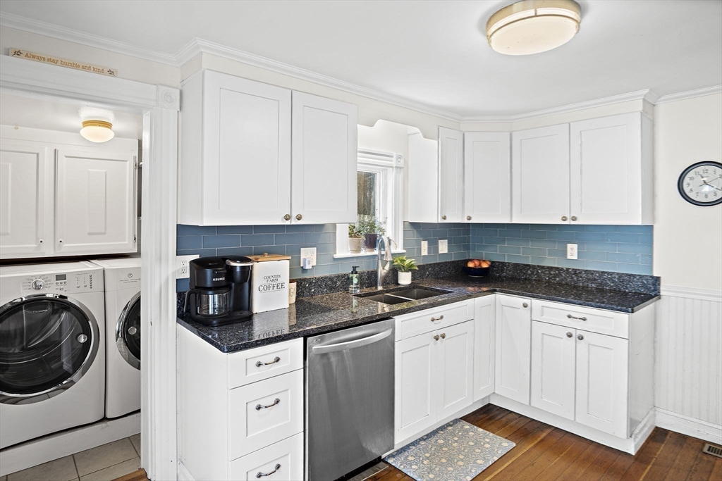 Danvers, Massachusetts, 01923, United States, 3 Bedrooms Bedrooms, ,2 BathroomsBathrooms,Residential,For Sale,1925494