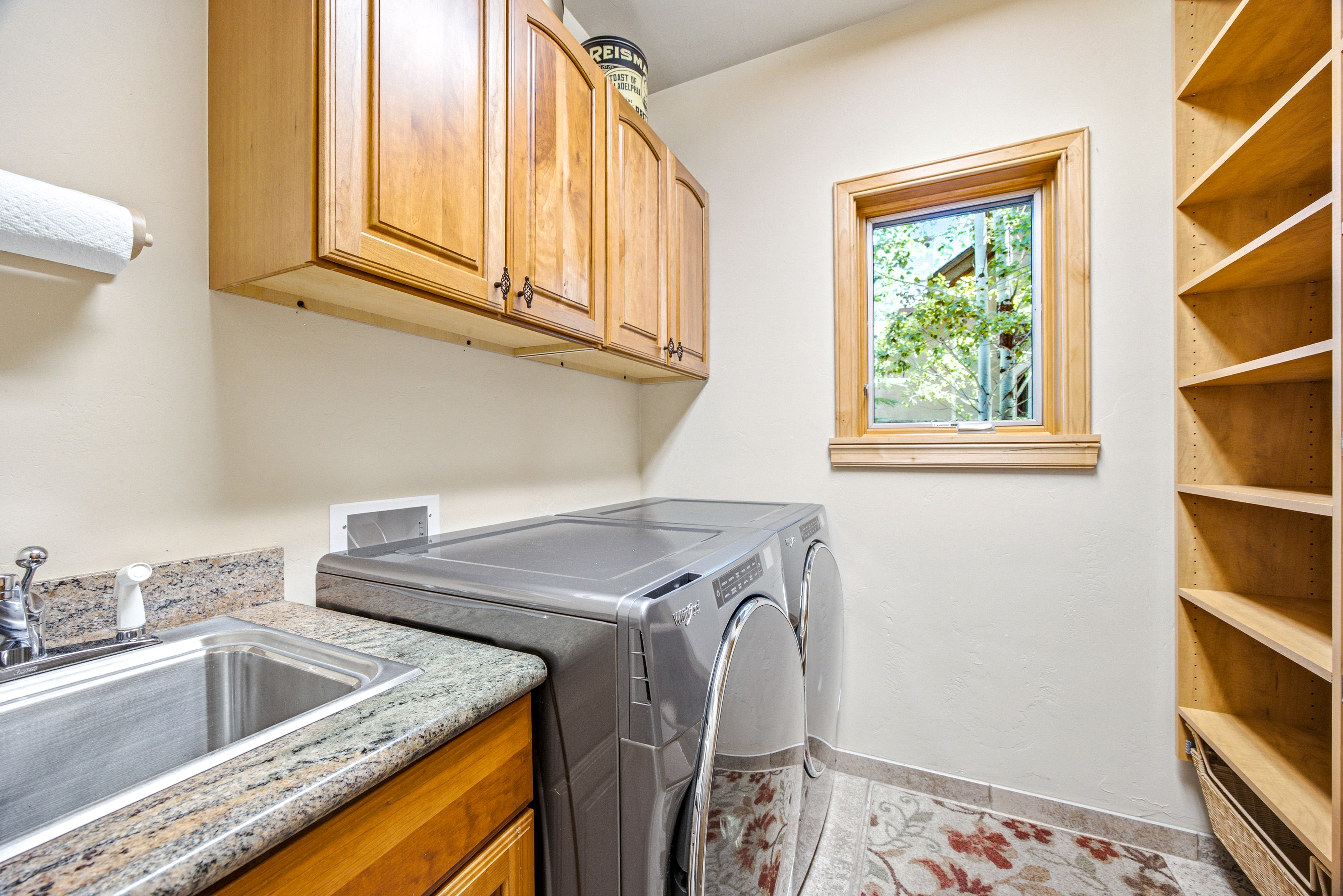  Custom-built, Single-family Home in the Exclusive Grand Traverse Neighborhood - 物件實景