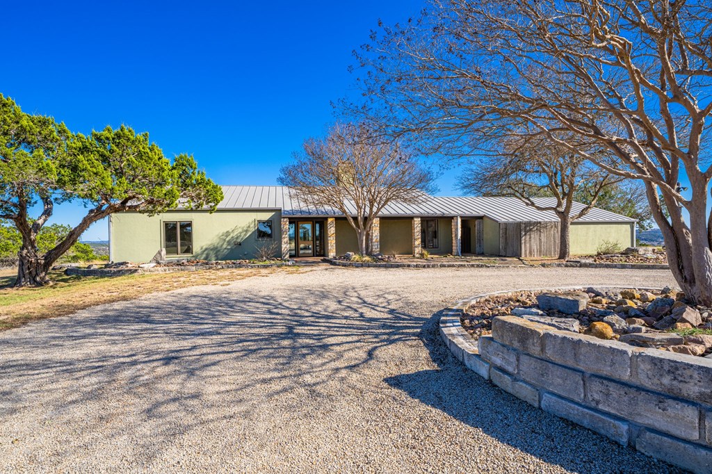 Kerrville, Texas, 78028, United States, 4 Bedrooms Bedrooms, ,5 BathroomsBathrooms,Residential,For Sale,1740072