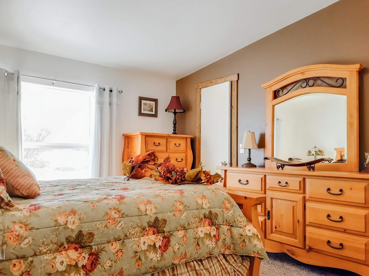 Sheridan, Wyoming, 82801, United States, 4 Bedrooms Bedrooms, ,2 BathroomsBathrooms,Residential,For Sale,2011372