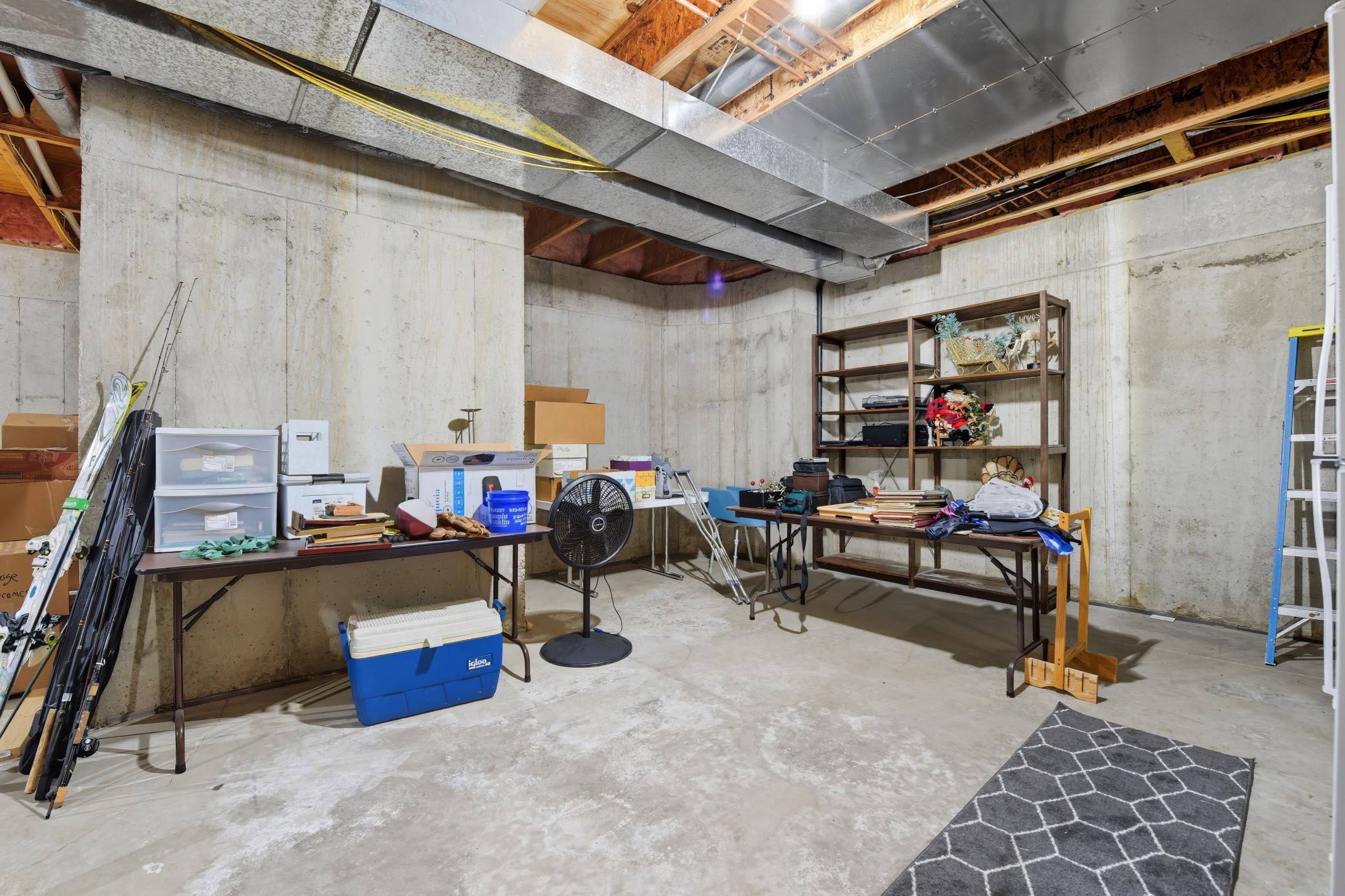 Shorewood, Minnesota, 55331, United States, 2 Bedrooms Bedrooms, ,3 BathroomsBathrooms,Residential,For Sale,1956041