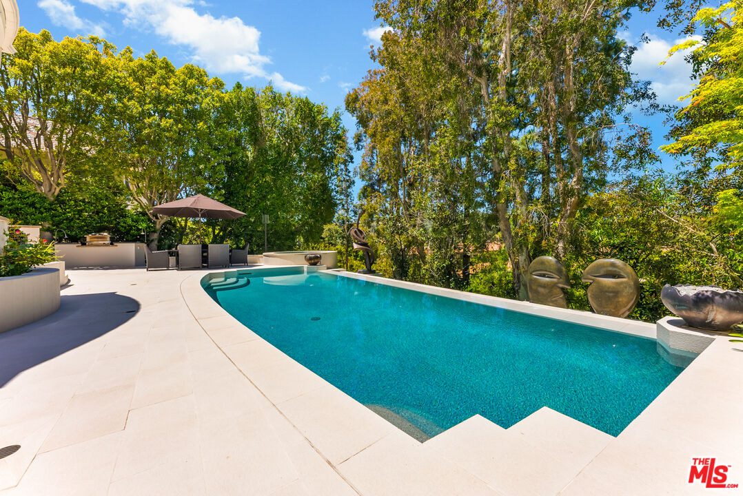 Los Angeles, California, 90077, United States, 5 Bedrooms Bedrooms, ,7 BathroomsBathrooms,Residential,For Sale,1686494