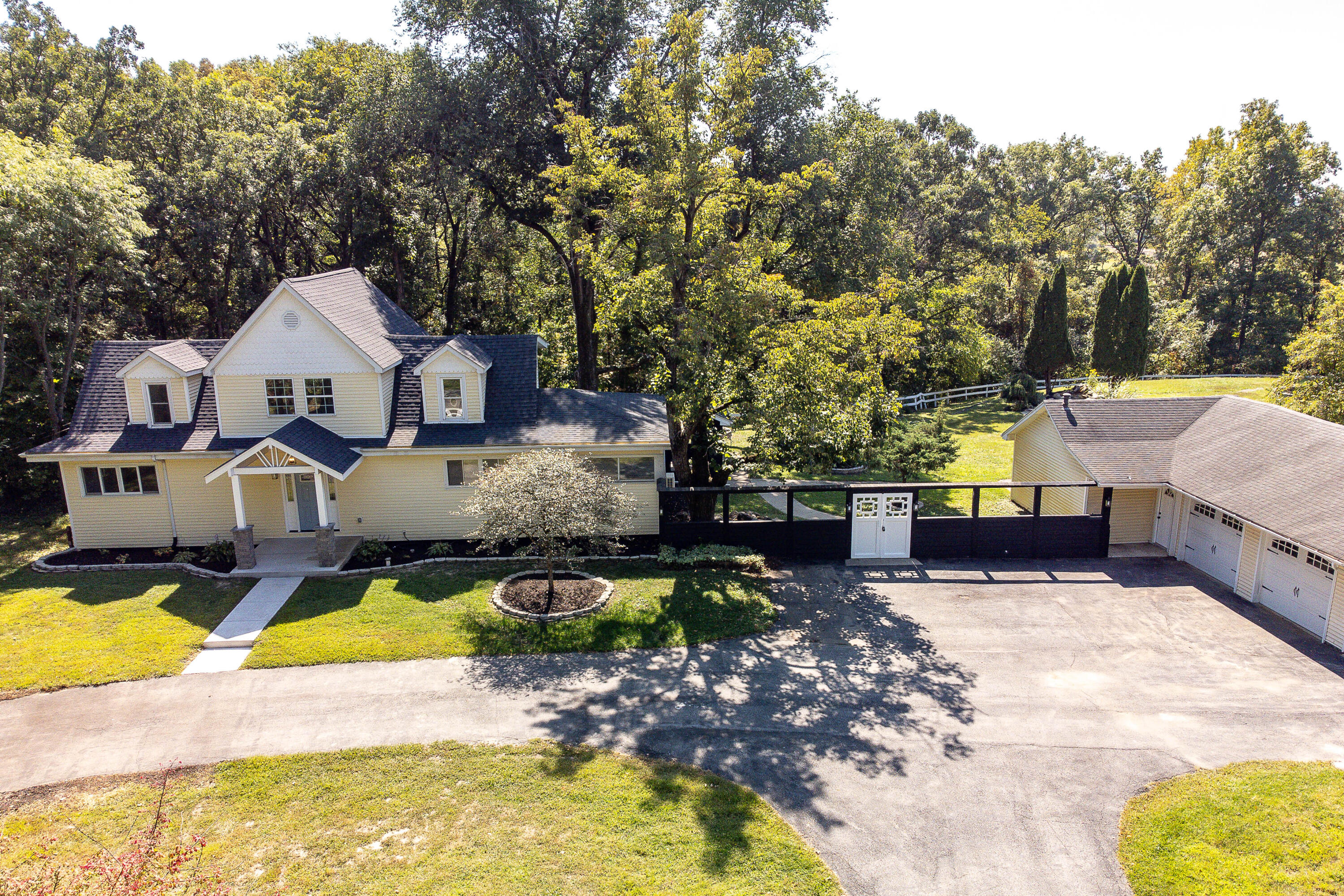 Crown Point, Indiana, 46307, United States, 3 Bedrooms Bedrooms, ,4 BathroomsBathrooms,Residential,For Sale,1989719