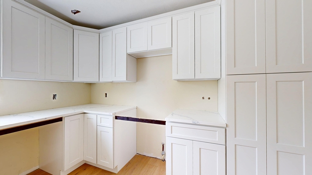 Worcester, Massachusetts, 01606, United States, 2 Bedrooms Bedrooms, ,2 BathroomsBathrooms,Residential,For Sale,1876220