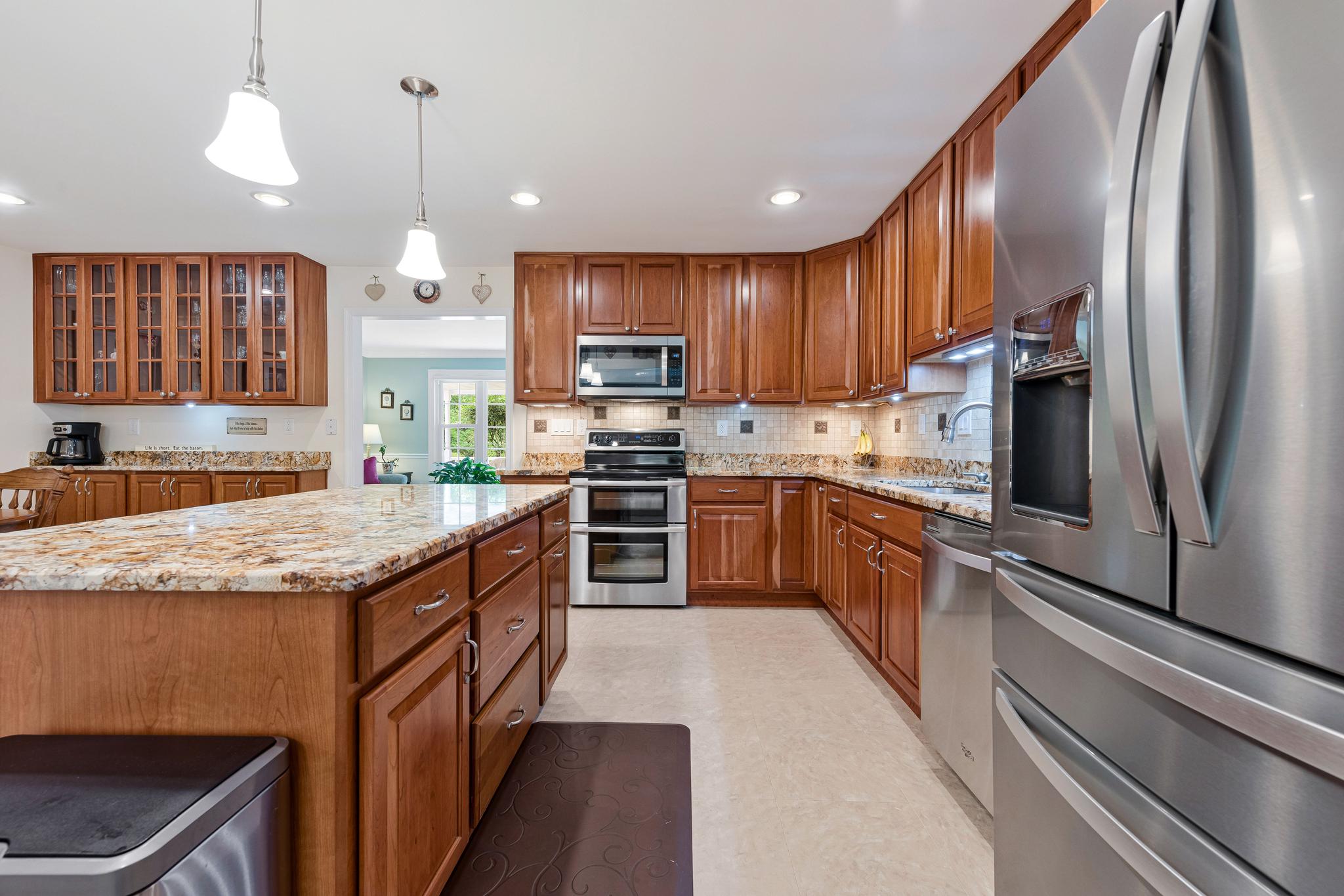 Bowie, Maryland, 20716, United States, 4 Bedrooms Bedrooms, ,2 BathroomsBathrooms,Residential,For Sale,2048193