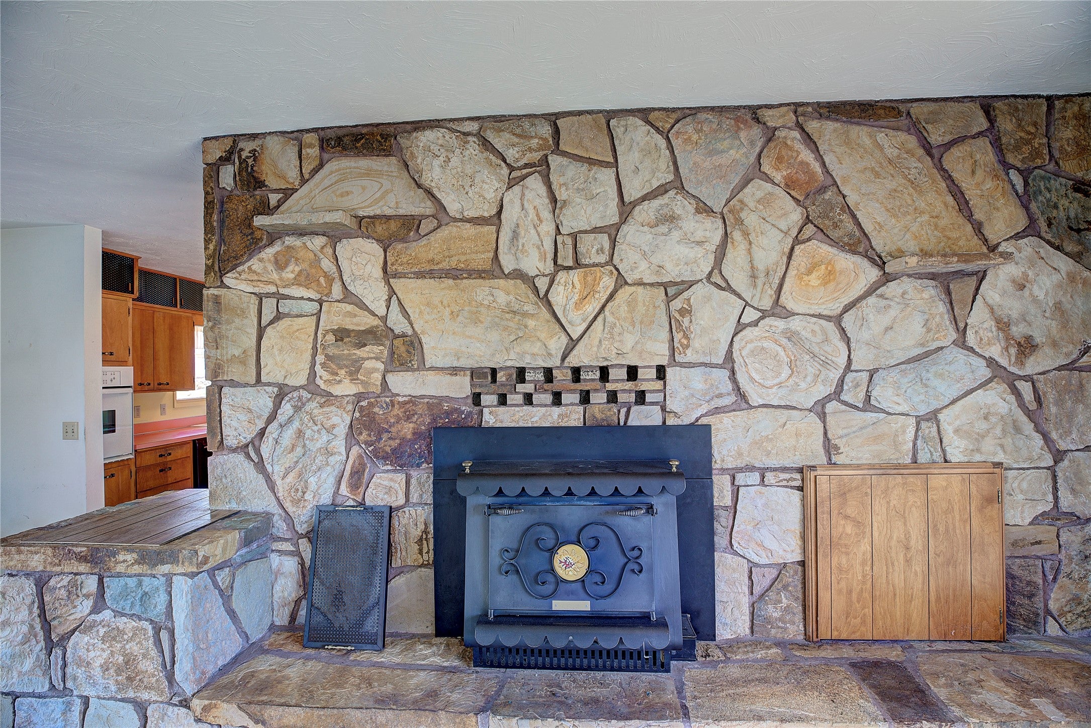 Polson, Montana, 59860, United States, 3 Bedrooms Bedrooms, ,2 BathroomsBathrooms,Residential,For Sale,1827901