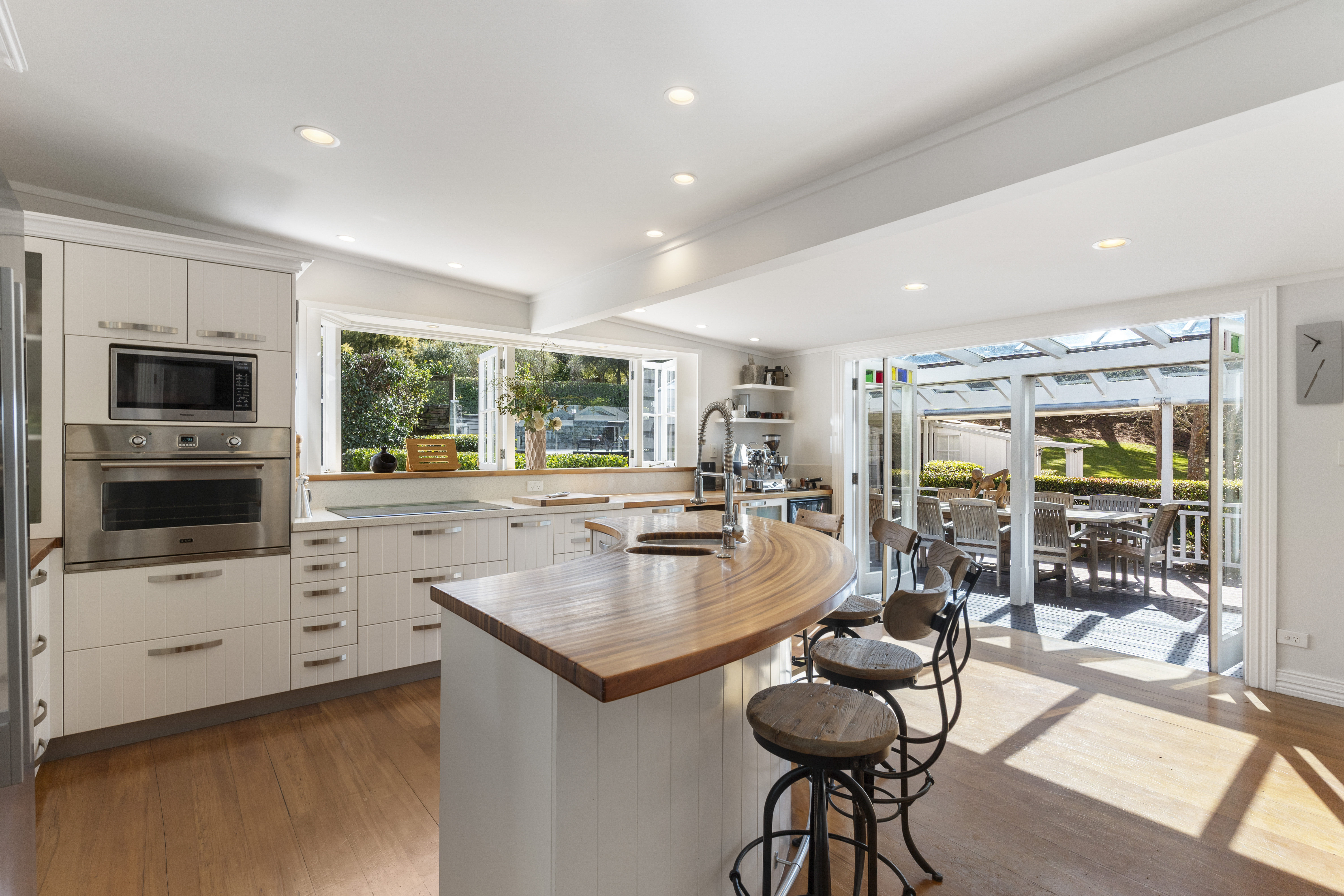 136 Attwood Road, Paremoremo - 物件實景