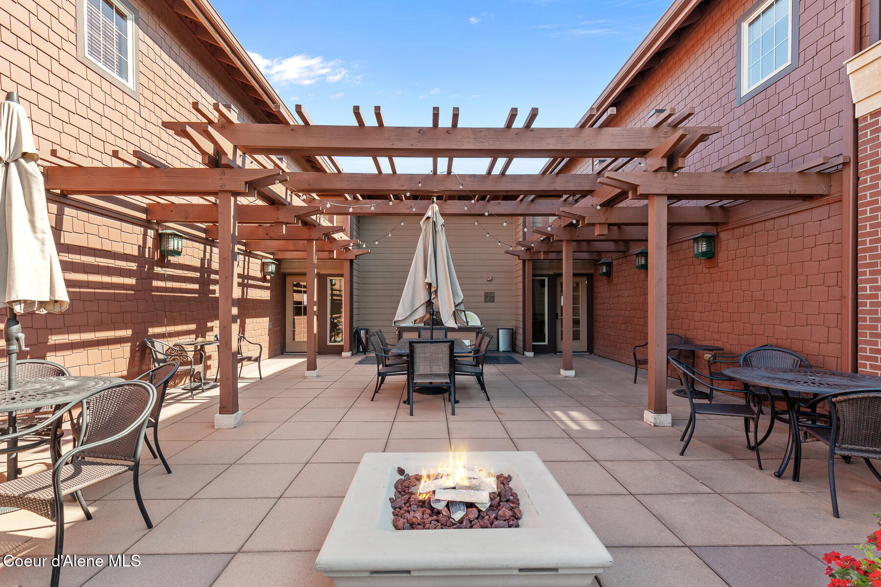 Coeur d'Alene, Idaho, 83814, United States, 2 Bedrooms Bedrooms, ,2 BathroomsBathrooms,Residential,For Sale,1974627