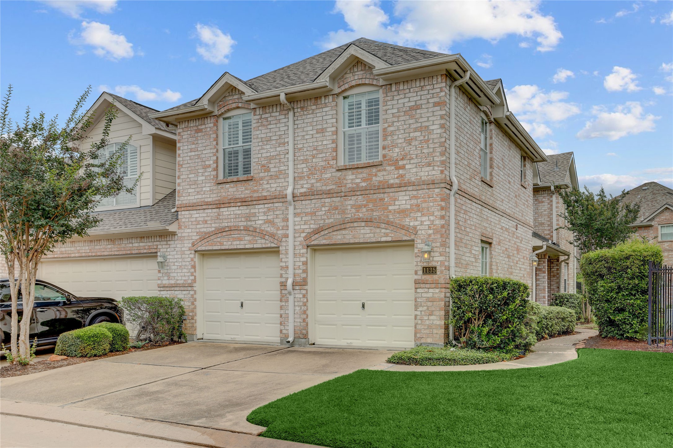  1135 Enclave Square W - 物件實景