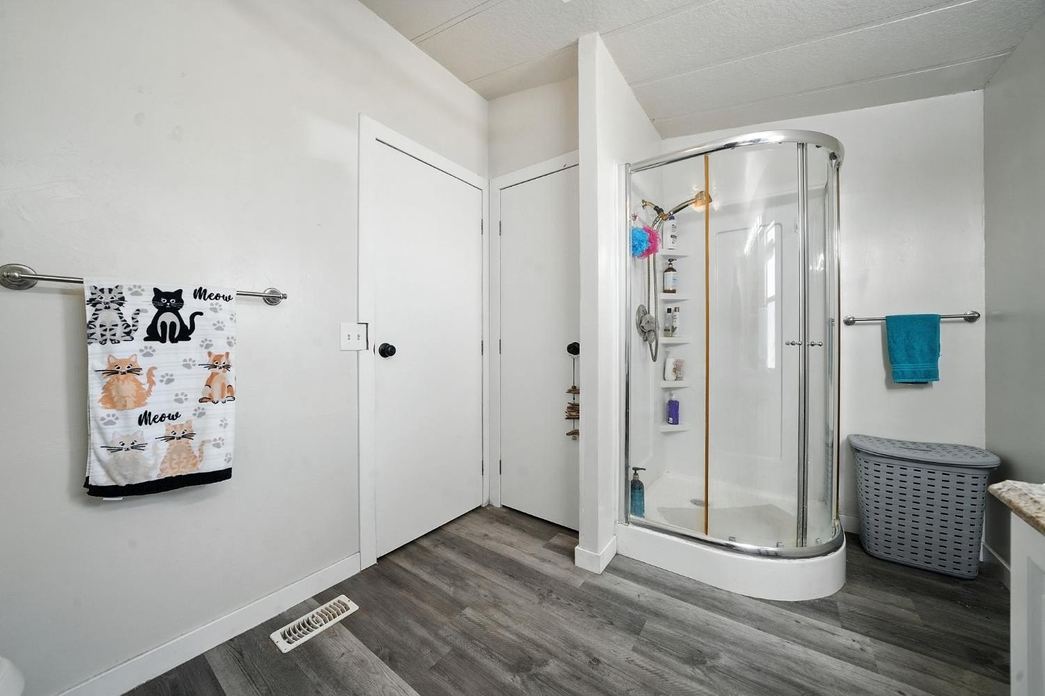 Valley Springs, California, 95252, United States, 3 Bedrooms Bedrooms, ,2 BathroomsBathrooms,Residential,For Sale,1979453