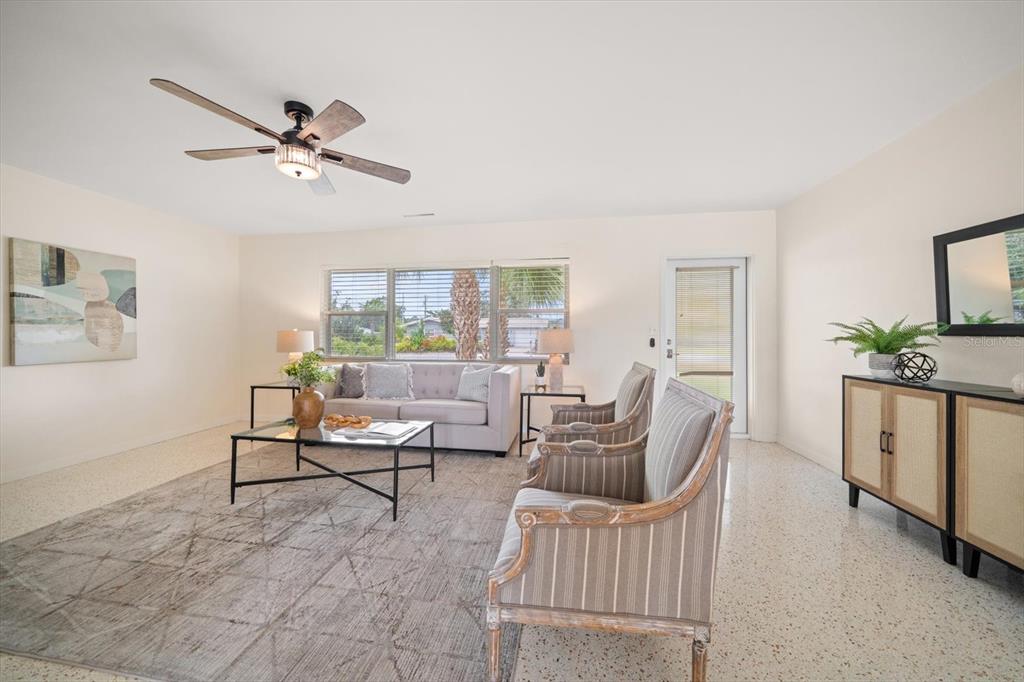 Belleair, Florida, 33756, United States, 2 Bedrooms Bedrooms, ,2 BathroomsBathrooms,Residential,For Sale,1988063