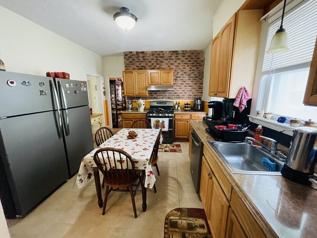 115 Fellsway W, Medford, Massachusetts, 02155, United States, 9 Bedrooms Bedrooms, ,3 BathroomsBathrooms,Residential,For Sale,115 Fellsway W,1009121