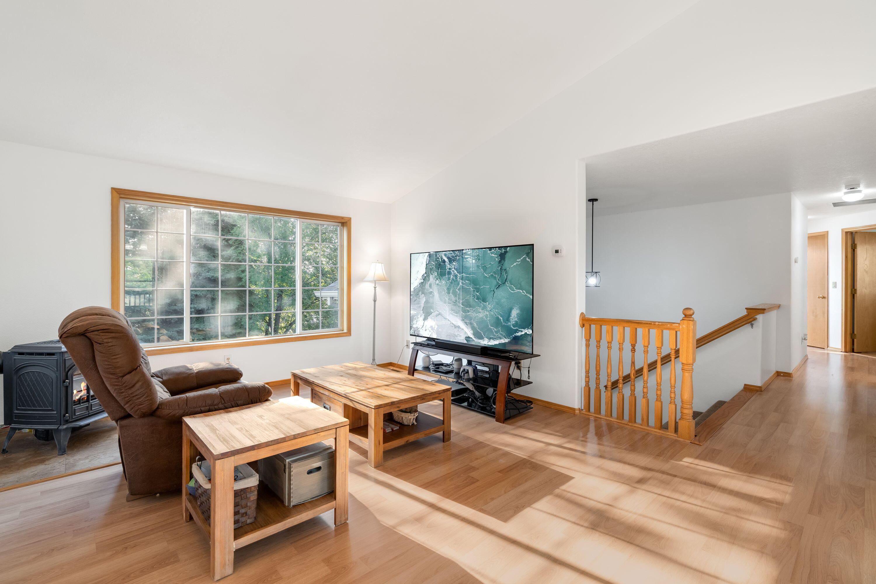 Bend, Oregon, 97701, United States, 3 Bedrooms Bedrooms, ,3 BathroomsBathrooms,Residential,For Sale,1889882