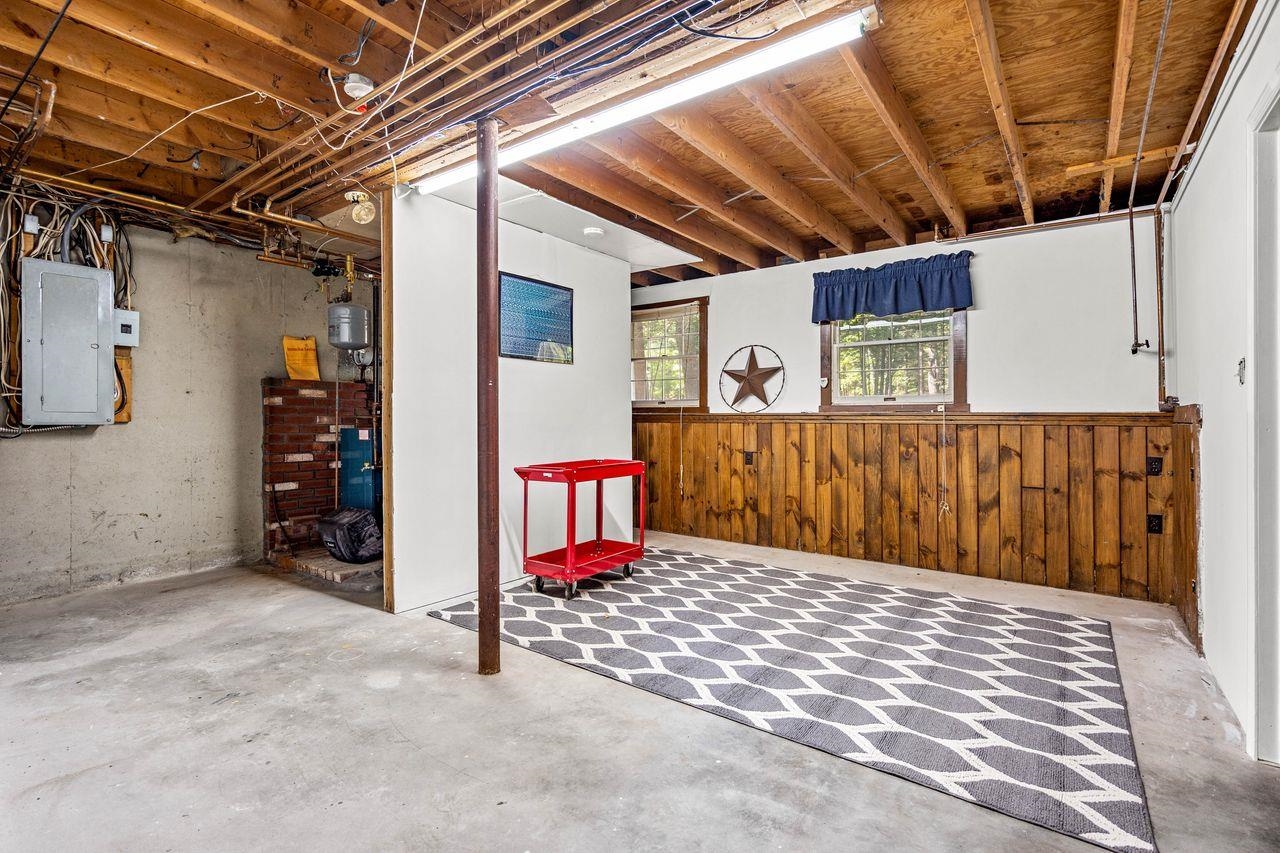 Amherst, New Hampshire, 03031, United States, 2 Bedrooms Bedrooms, ,1 BathroomBathrooms,Residential,For Sale,1996144