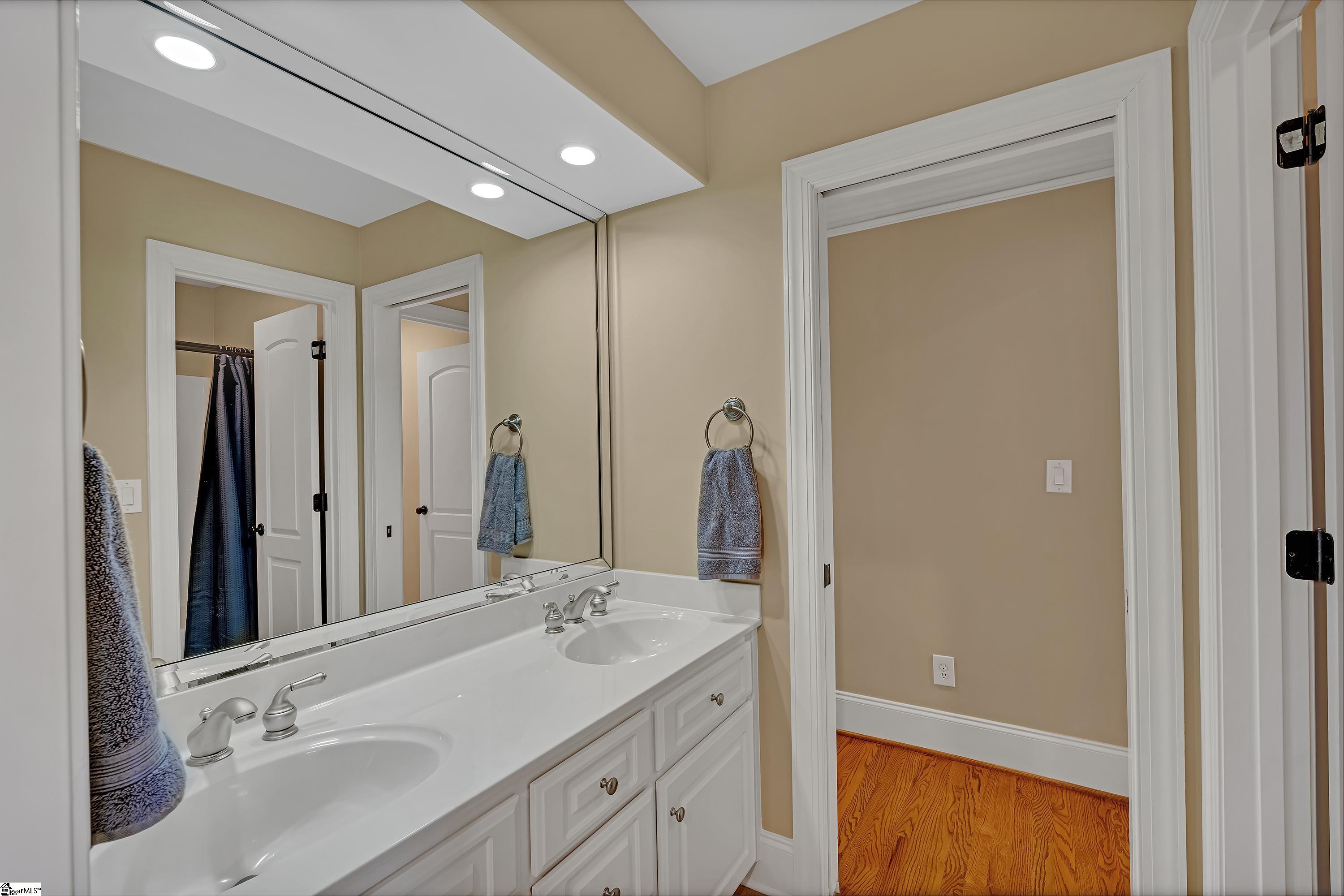 Spartanburg, South Carolina, 29306, United States, 4 Bedrooms Bedrooms, ,4 BathroomsBathrooms,Residential,For Sale,1819955