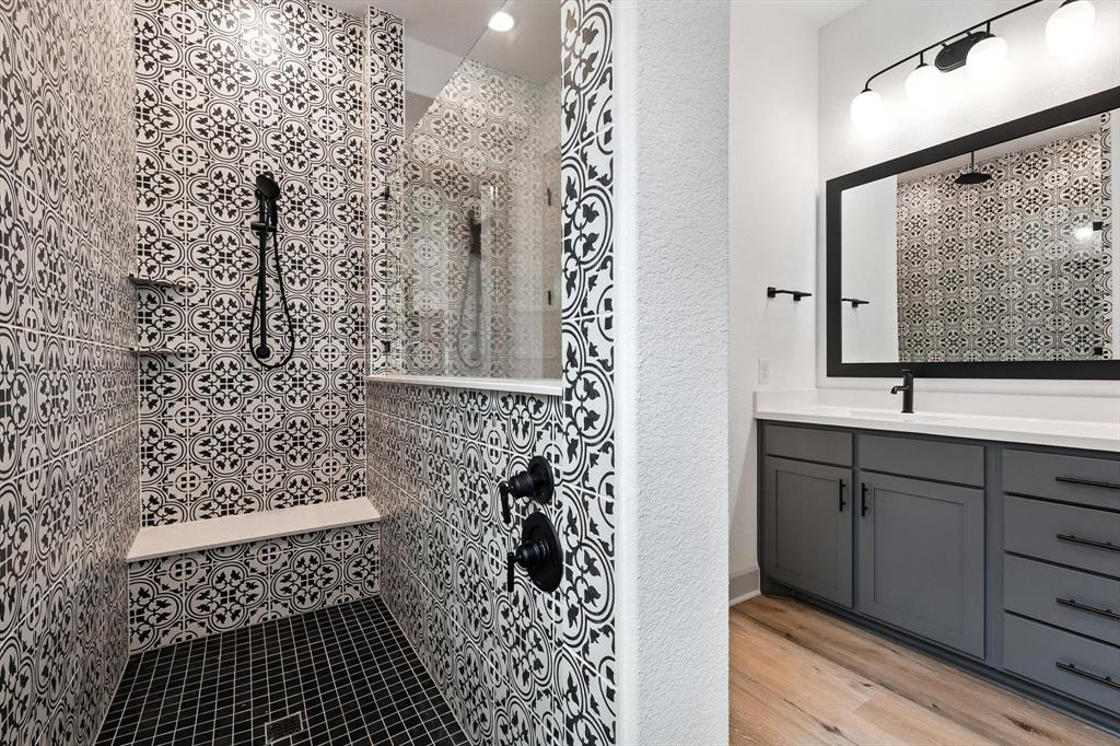 Arlington, Texas, 76005, United States, 2 Bedrooms Bedrooms, ,2 BathroomsBathrooms,Residential,For Sale,1899955