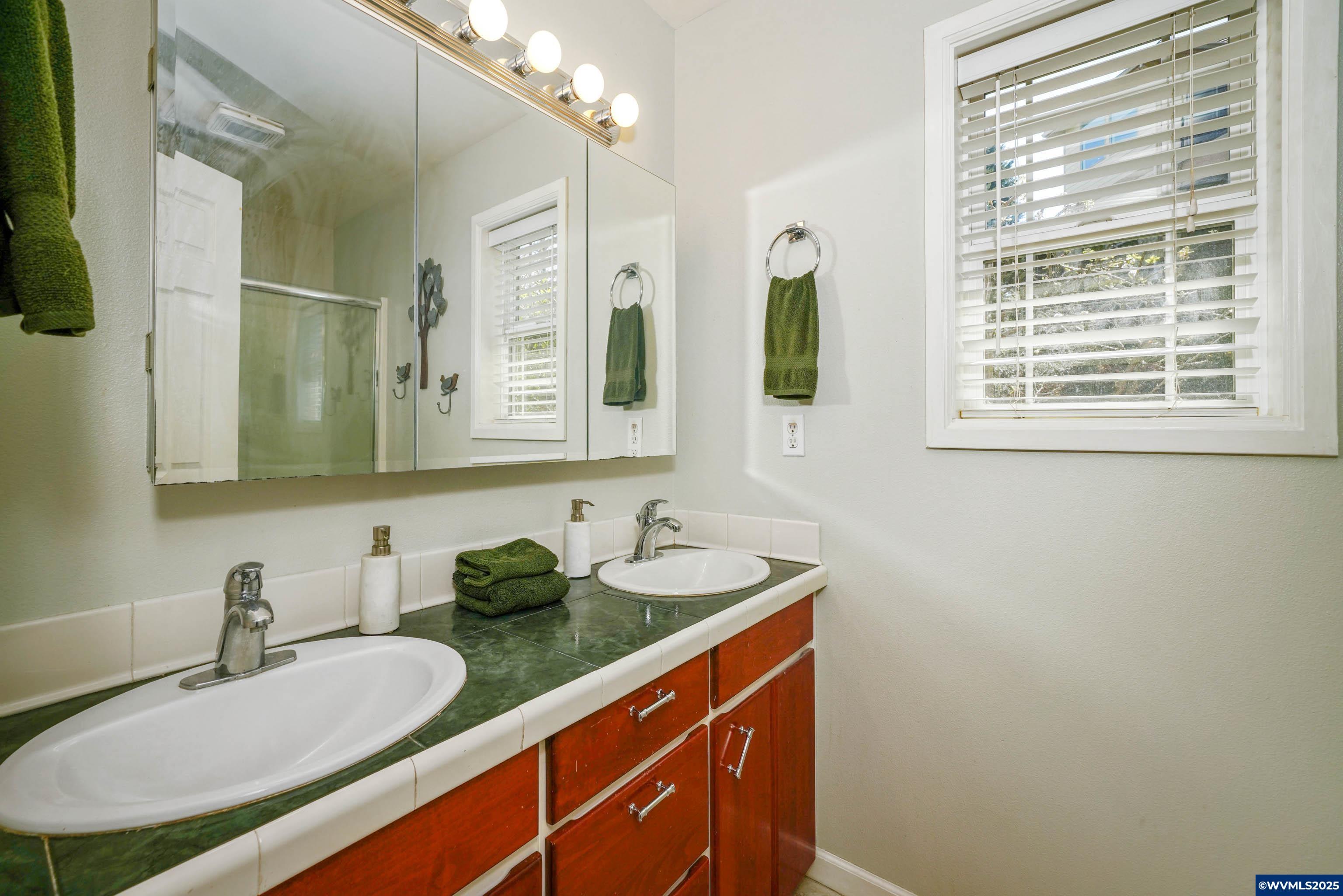 Salem, Oregon, 97306, United States, 3 Bedrooms Bedrooms, ,2 BathroomsBathrooms,Residential,For Sale,1762533