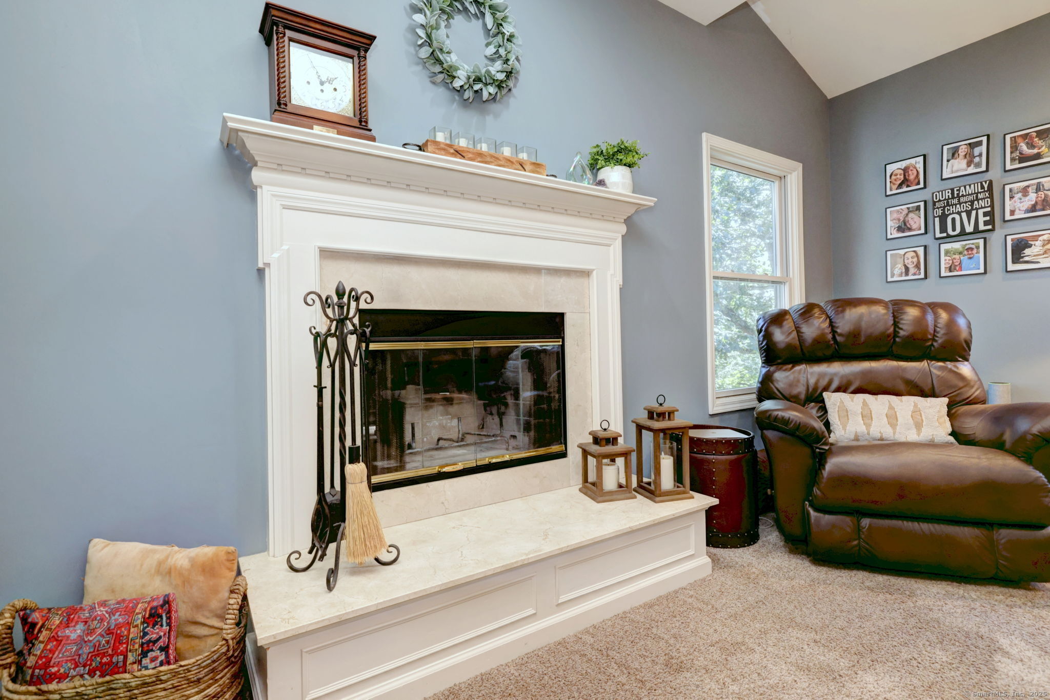Milford, Connecticut, 06461, United States, 4 Bedrooms Bedrooms, ,3 BathroomsBathrooms,Residential,For Sale,1926096