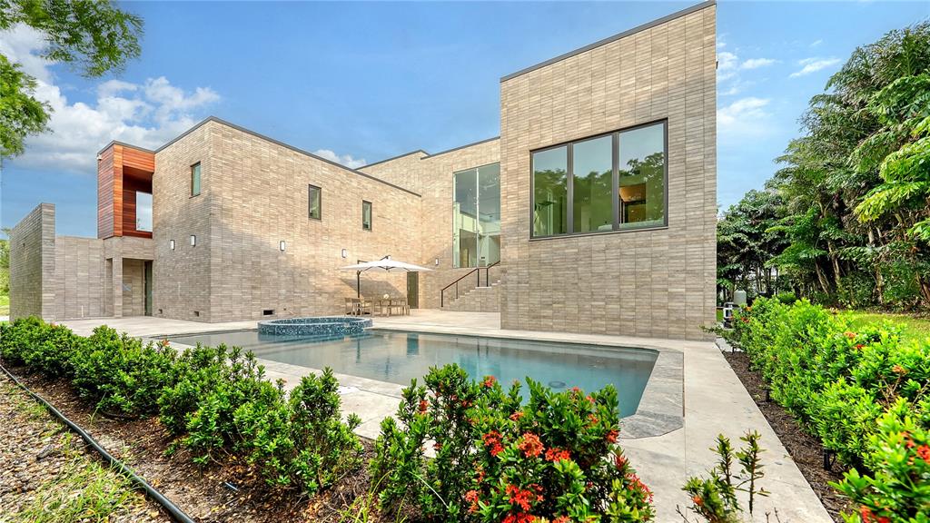 Longboat Key, Florida, 34228, United States, 5 Bedrooms Bedrooms, ,5 BathroomsBathrooms,Residential,For Sale,1766369