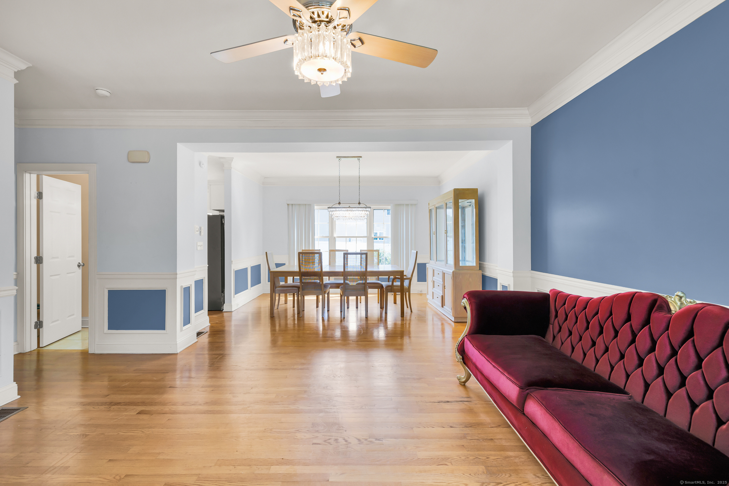 Stratford, Connecticut, 06614, United States, 5 Bedrooms Bedrooms, ,4 BathroomsBathrooms,Residential,For Sale,1896589