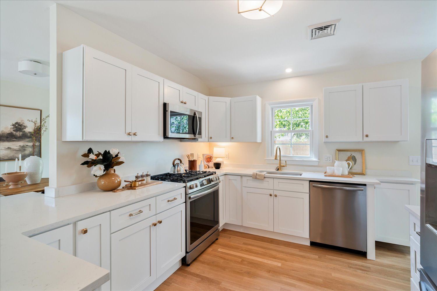 Providence, Rhode Island, 02906, United States, 2 Bedrooms Bedrooms, ,2 BathroomsBathrooms,Residential,For Sale,1943383