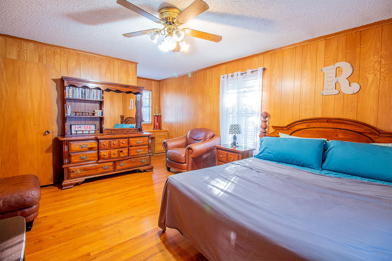 GRAND SALINE, Texas, 75140, United States, 3 Bedrooms Bedrooms, ,2 BathroomsBathrooms,Residential,For Sale,1960368