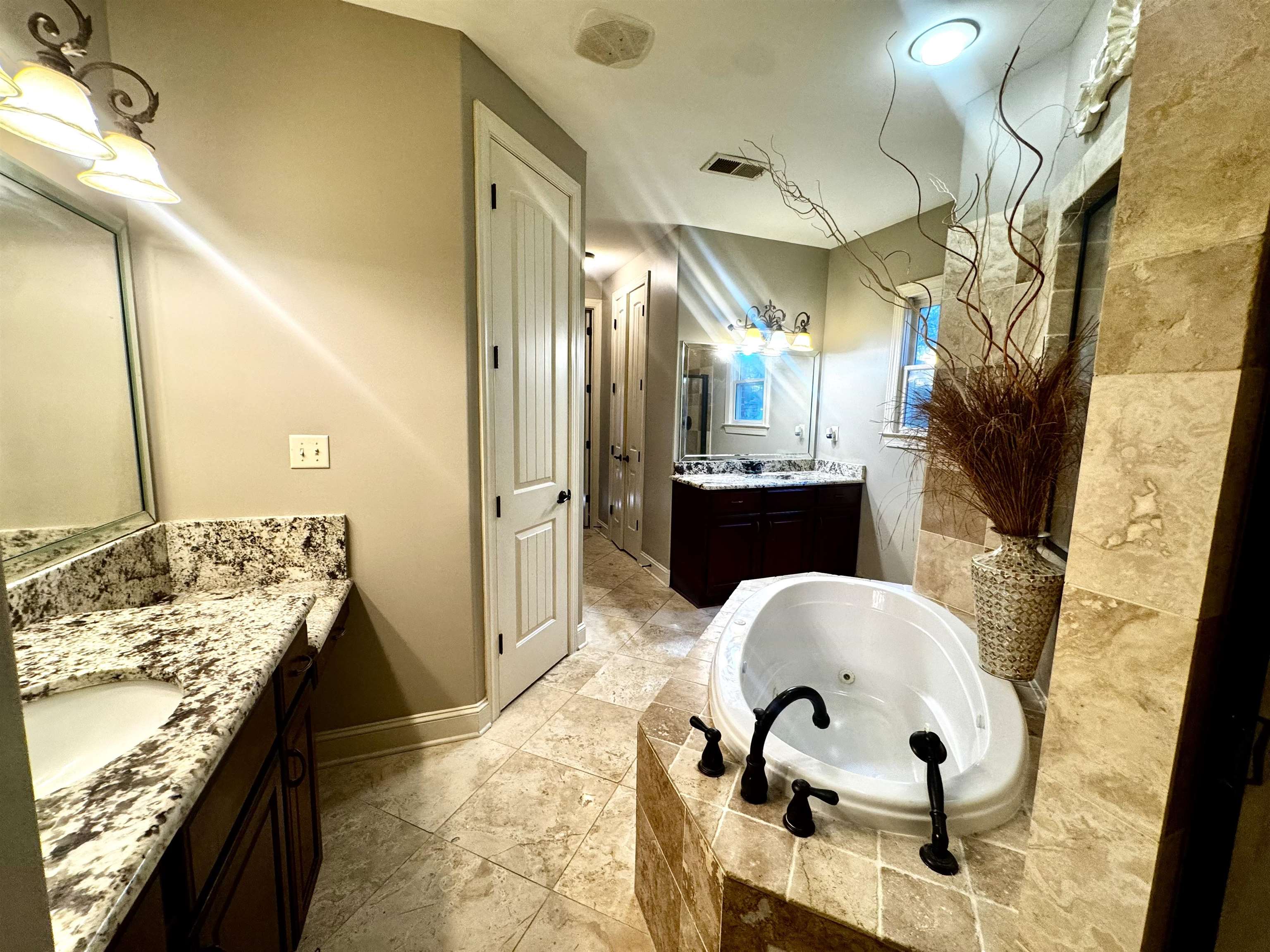 Eads, Tennessee, 38028, United States, 4 Bedrooms Bedrooms, ,4 BathroomsBathrooms,Residential,For Sale,1984184