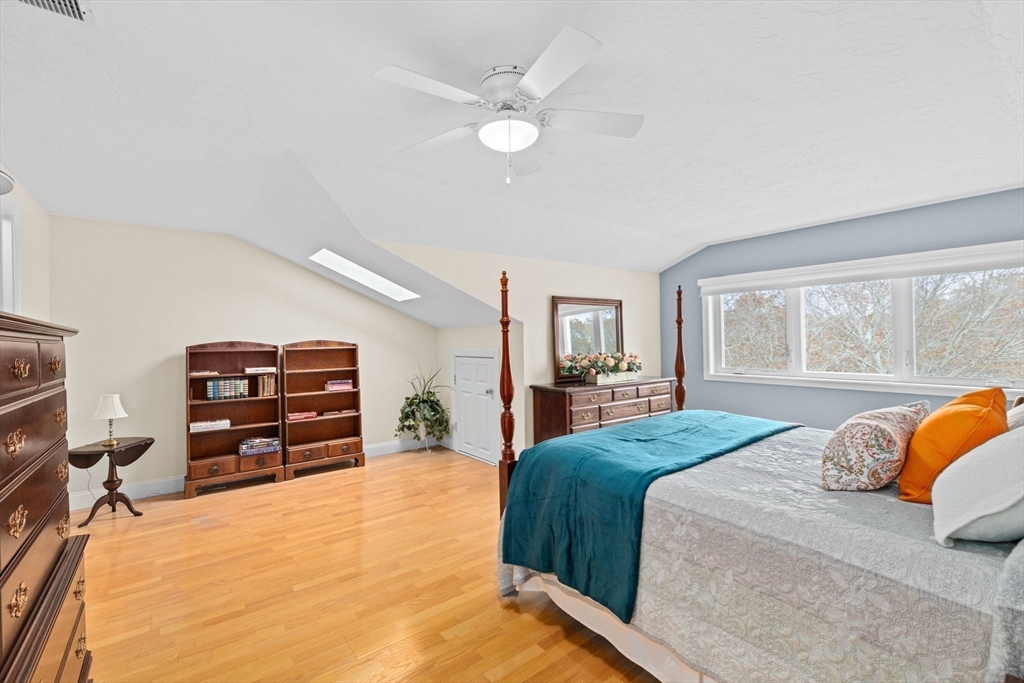 Plymouth, Massachusetts, 02360, United States, 2 Bedrooms Bedrooms, ,3 BathroomsBathrooms,Residential,For Sale,1994684