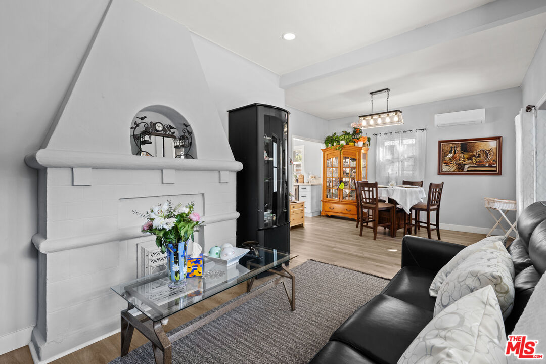 Los Angeles, California, 90042, United States, 3 Bedrooms Bedrooms, ,Residential,For Sale,2001820