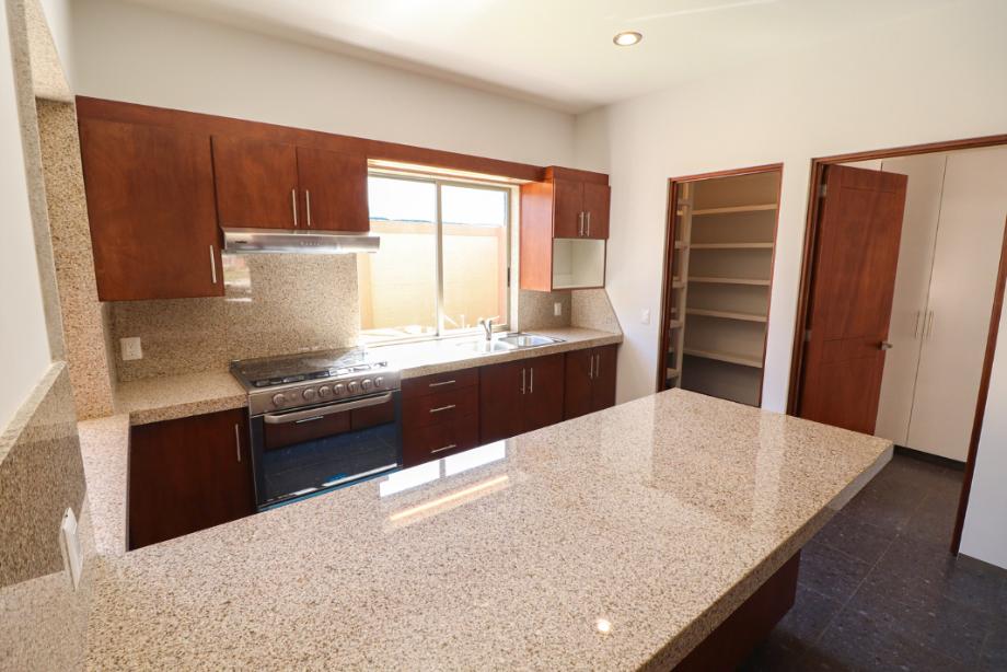 Jose Mar?a Morelos, Morelia, Michoacán de Ocampo, 58350, Mexico, 3 Bedrooms Bedrooms, ,2 BathroomsBathrooms,Residential,For Sale,Jose Mar?a Morelos,1444216