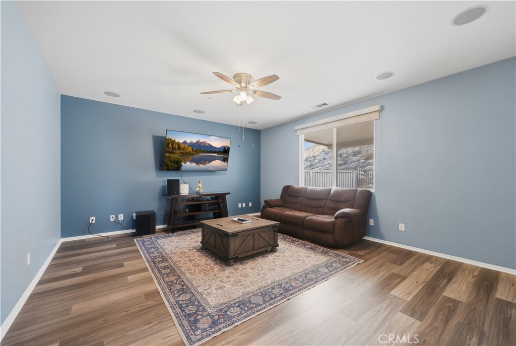 Lake Elsinore, California, 92532, United States, 5 Bedrooms Bedrooms, ,3 BathroomsBathrooms,Residential,For Sale,2049306