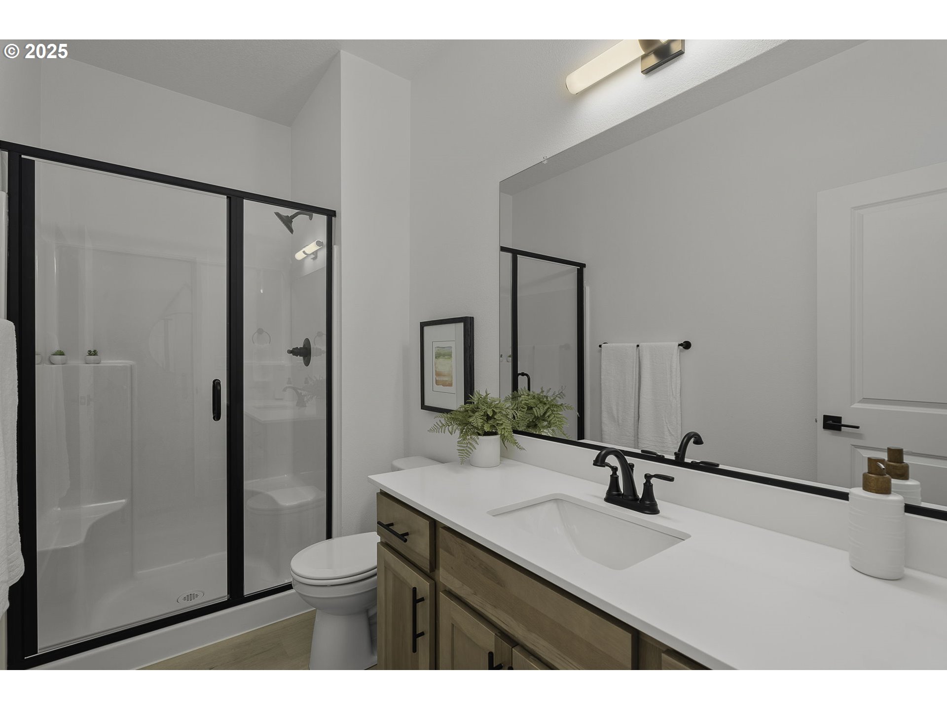 Beaverton, Oregon, 97003, United States, 5 Bedrooms Bedrooms, ,4 BathroomsBathrooms,Residential,For Sale,1735773
