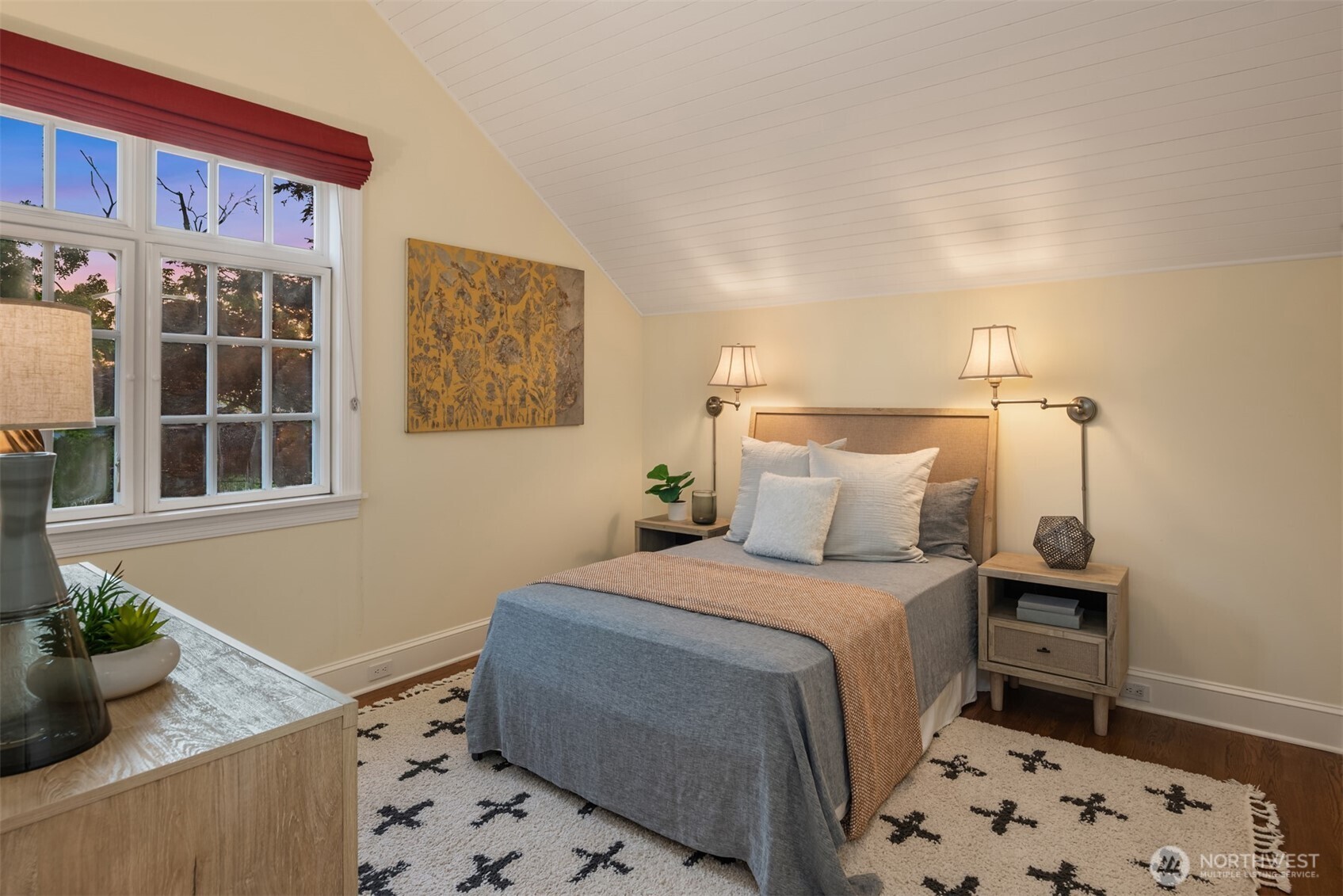 Seattle, Washington, 98102, United States, 5 Bedrooms Bedrooms, ,6 BathroomsBathrooms,Residential,For Sale,1891180