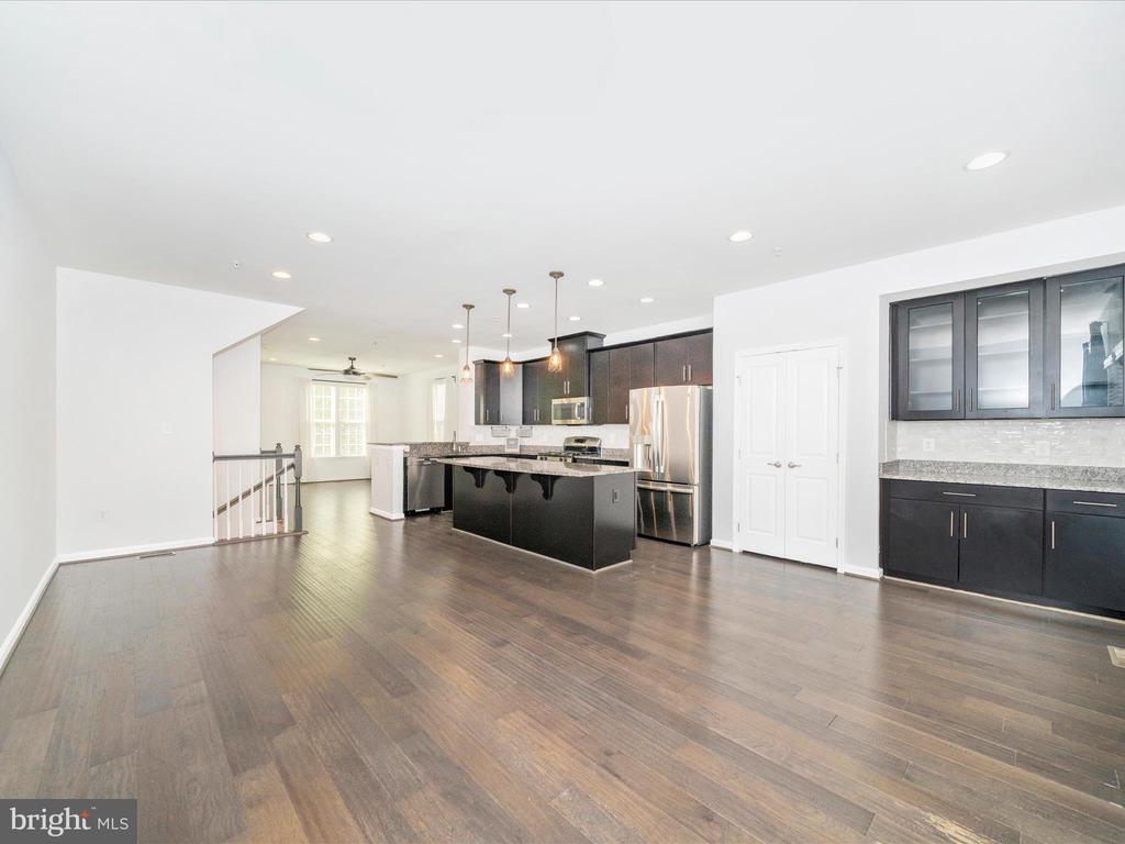 Greenbelt, Maryland, 20770, United States, 3 Bedrooms Bedrooms, ,4 BathroomsBathrooms,Residential,For Sale,2001496