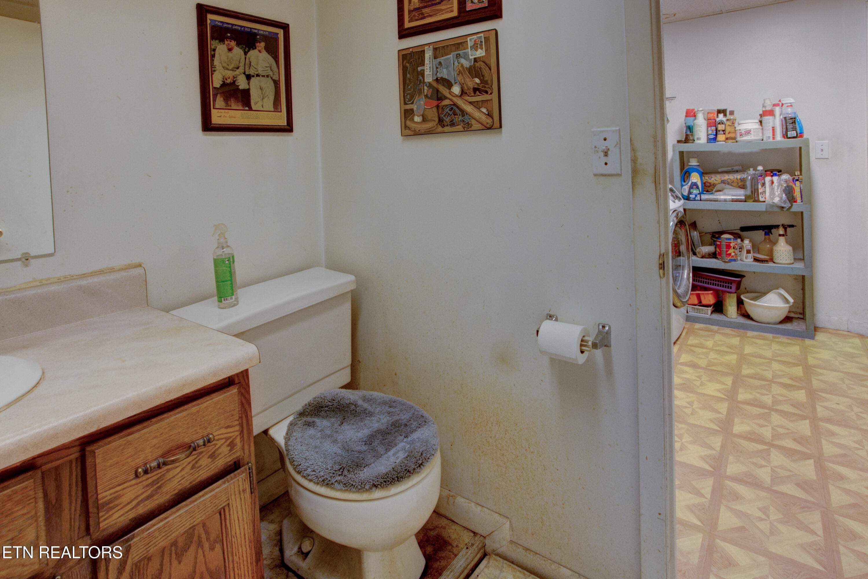 Maryville, Tennessee, 37801, United States, 3 Bedrooms Bedrooms, ,4 BathroomsBathrooms,Residential,For Sale,1994360