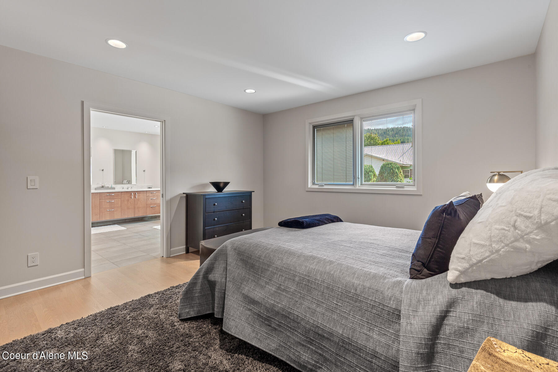 Kellogg, Idaho, 83837, United States, 3 Bedrooms Bedrooms, ,3 BathroomsBathrooms,Residential,For Sale,1915228