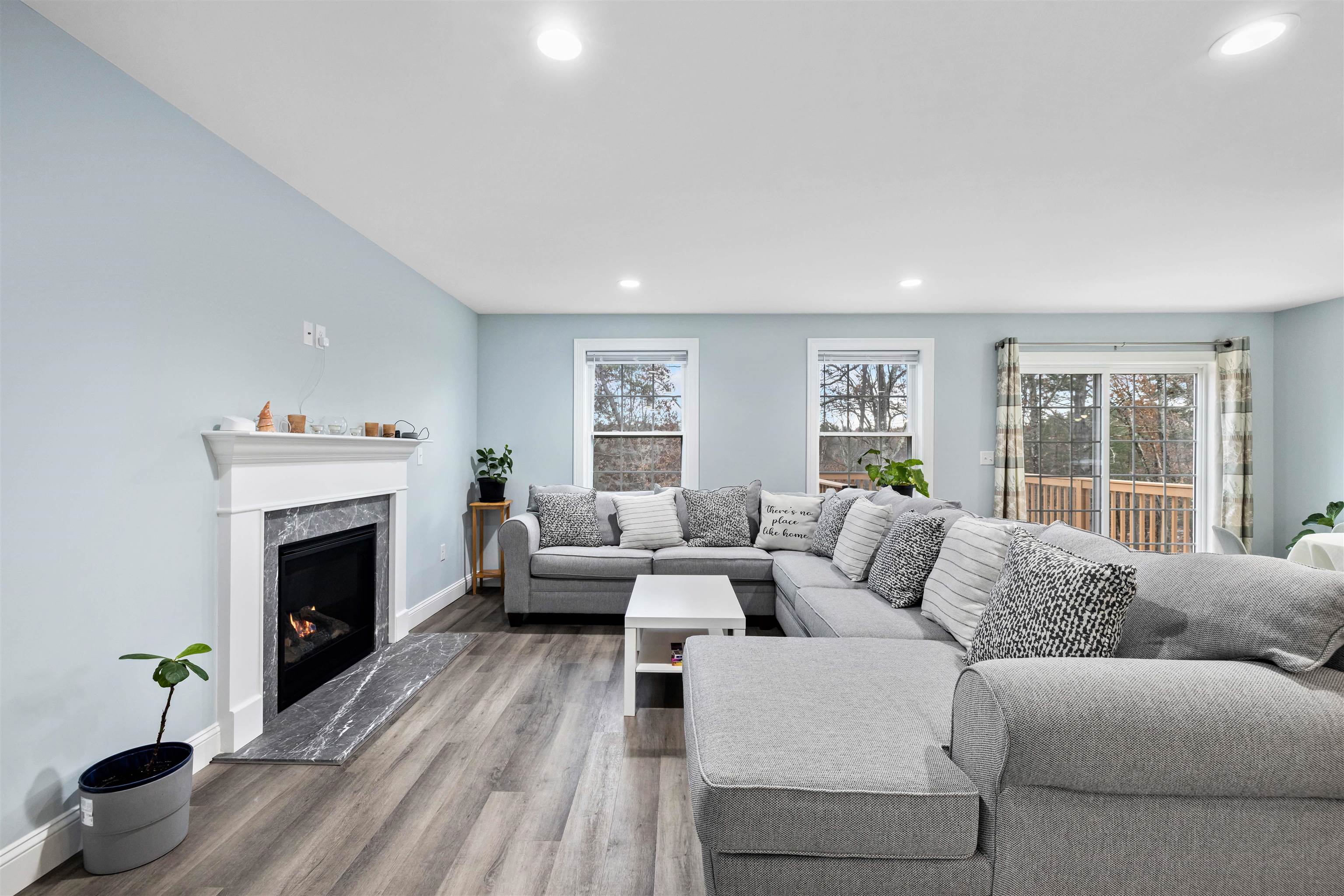 Hudson, New Hampshire, 03051, United States, 3 Bedrooms Bedrooms, ,2 BathroomsBathrooms,Residential,For Sale,1990943