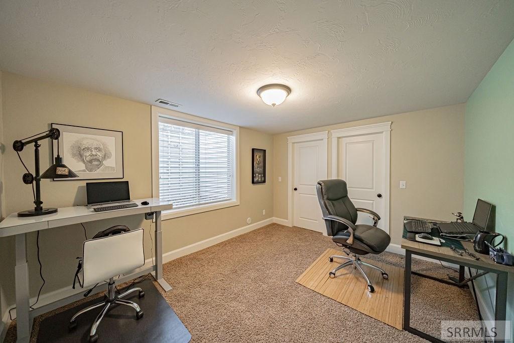 IDAHO FALLS, Idaho, 83404, United States, 4 Bedrooms Bedrooms, ,3 BathroomsBathrooms,Residential,For Sale,1873456