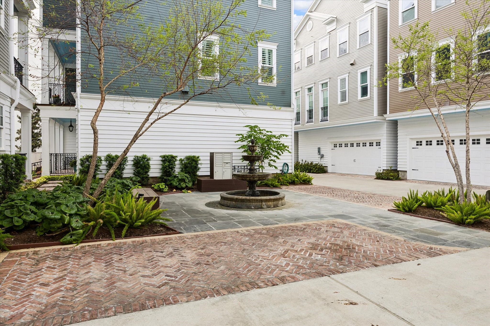  326 W 18th Street - 物件實景