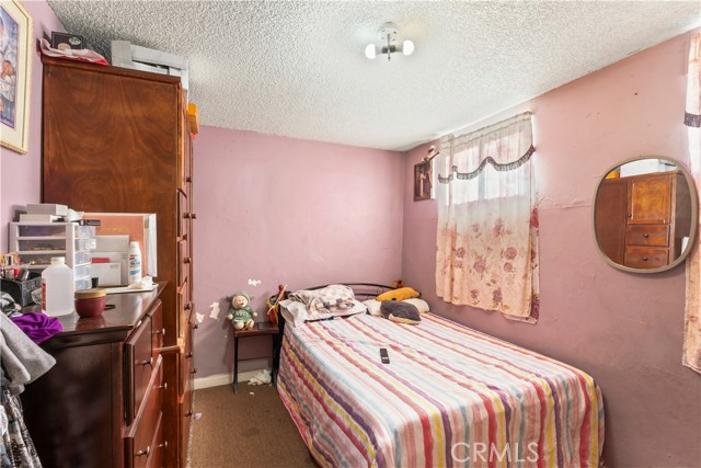 Los Angeles, California, 90022, United States, 5 Bedrooms Bedrooms, ,Residential,For Sale,1979575