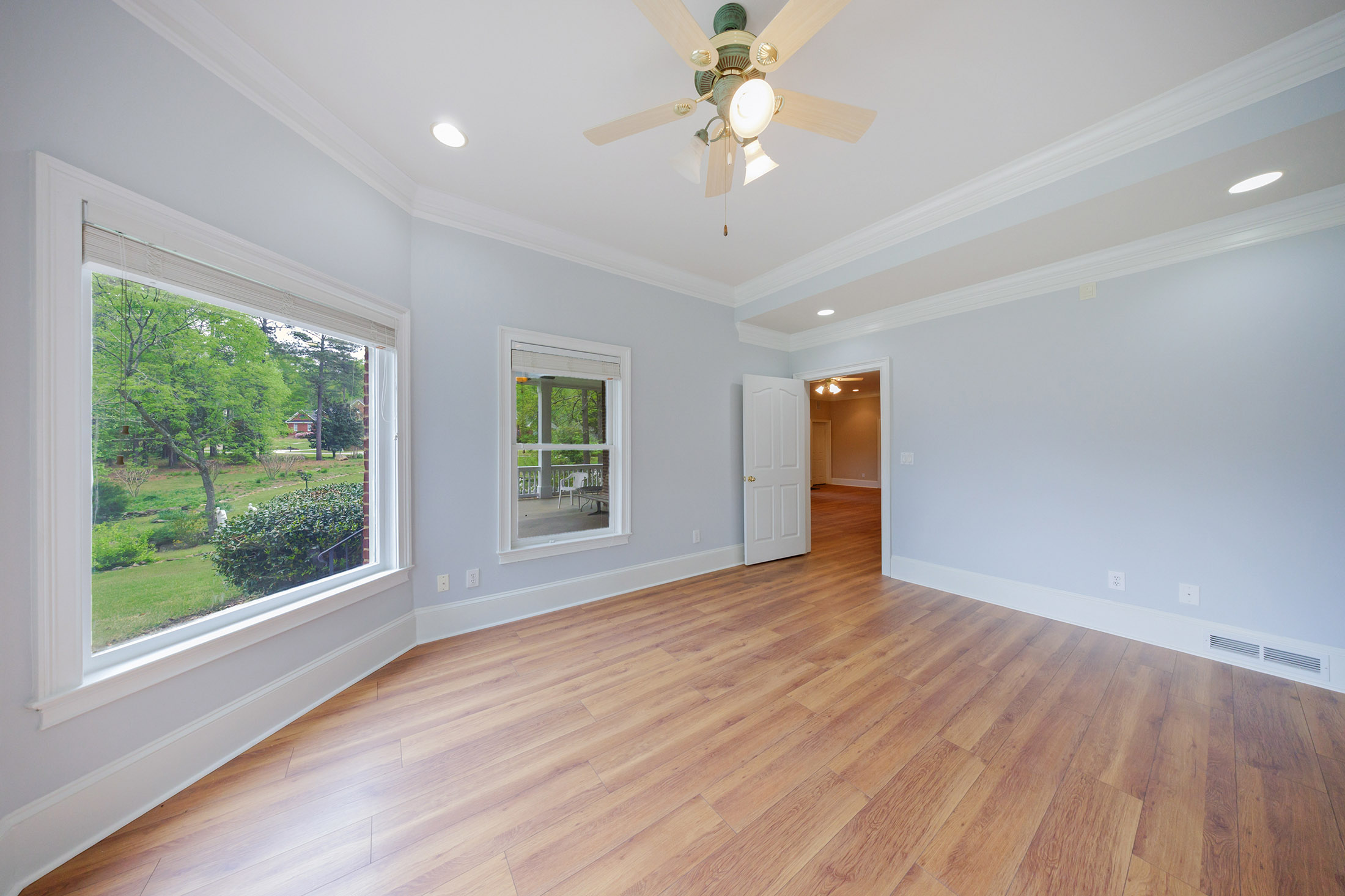  A Rare Opportunity to Own a Developer-Designed Lakefront Estate - 物件實景