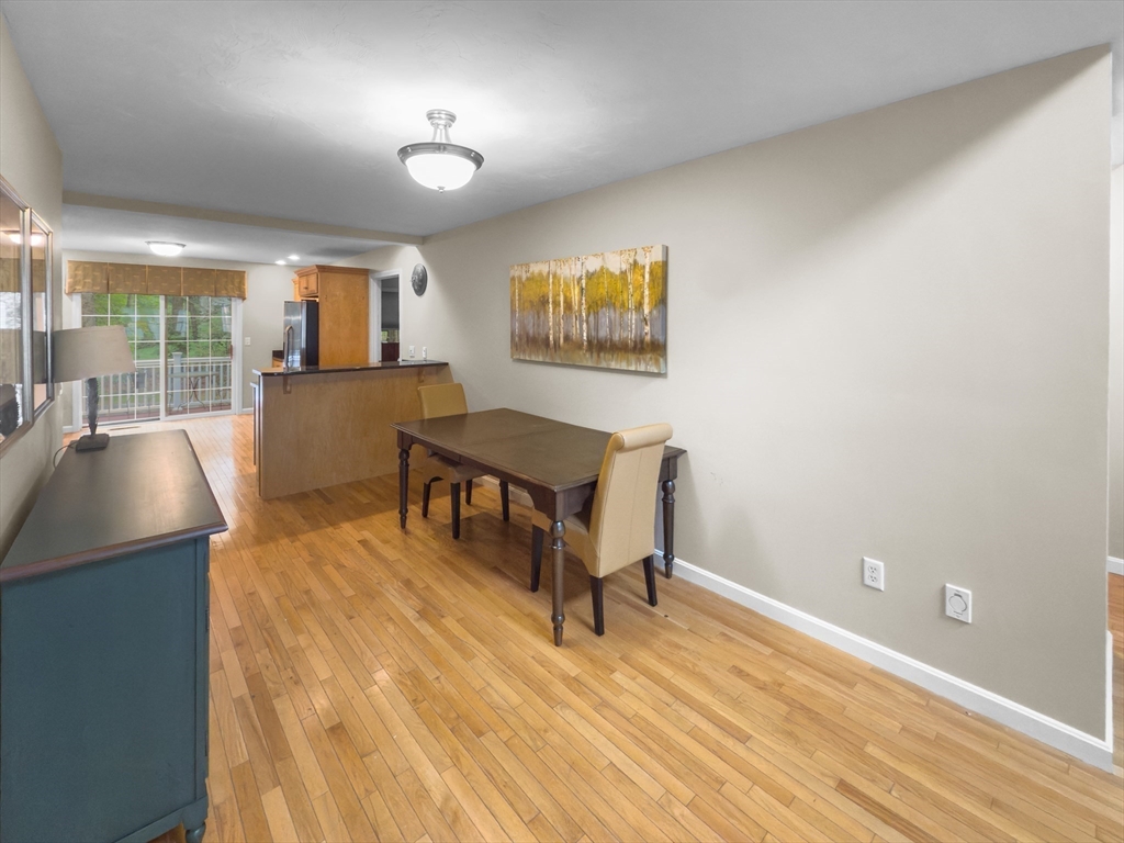Haverhill, Massachusetts, 01830, United States, 2 Bedrooms Bedrooms, ,3 BathroomsBathrooms,Residential,For Sale,1940361