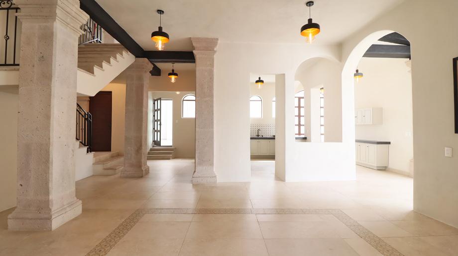 Pátzcuaro, Michoacán de Ocampo, 61606, Mexico, 5 Bedrooms Bedrooms, ,3 BathroomsBathrooms,Residential,For Sale,1729660