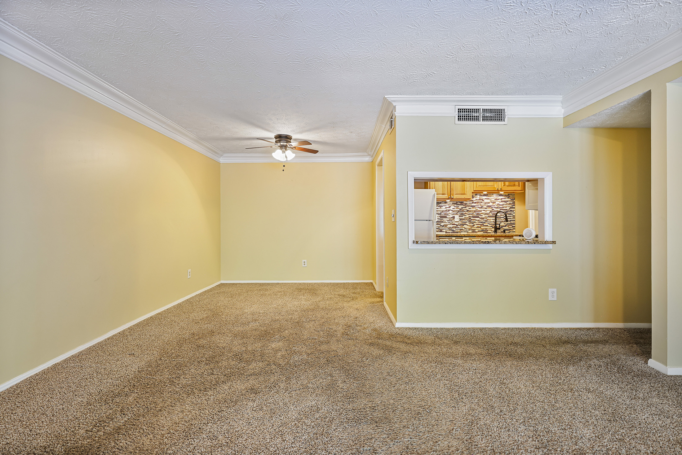  Exceptional Space and Value in Top-floor Corner Unit - 物件實景