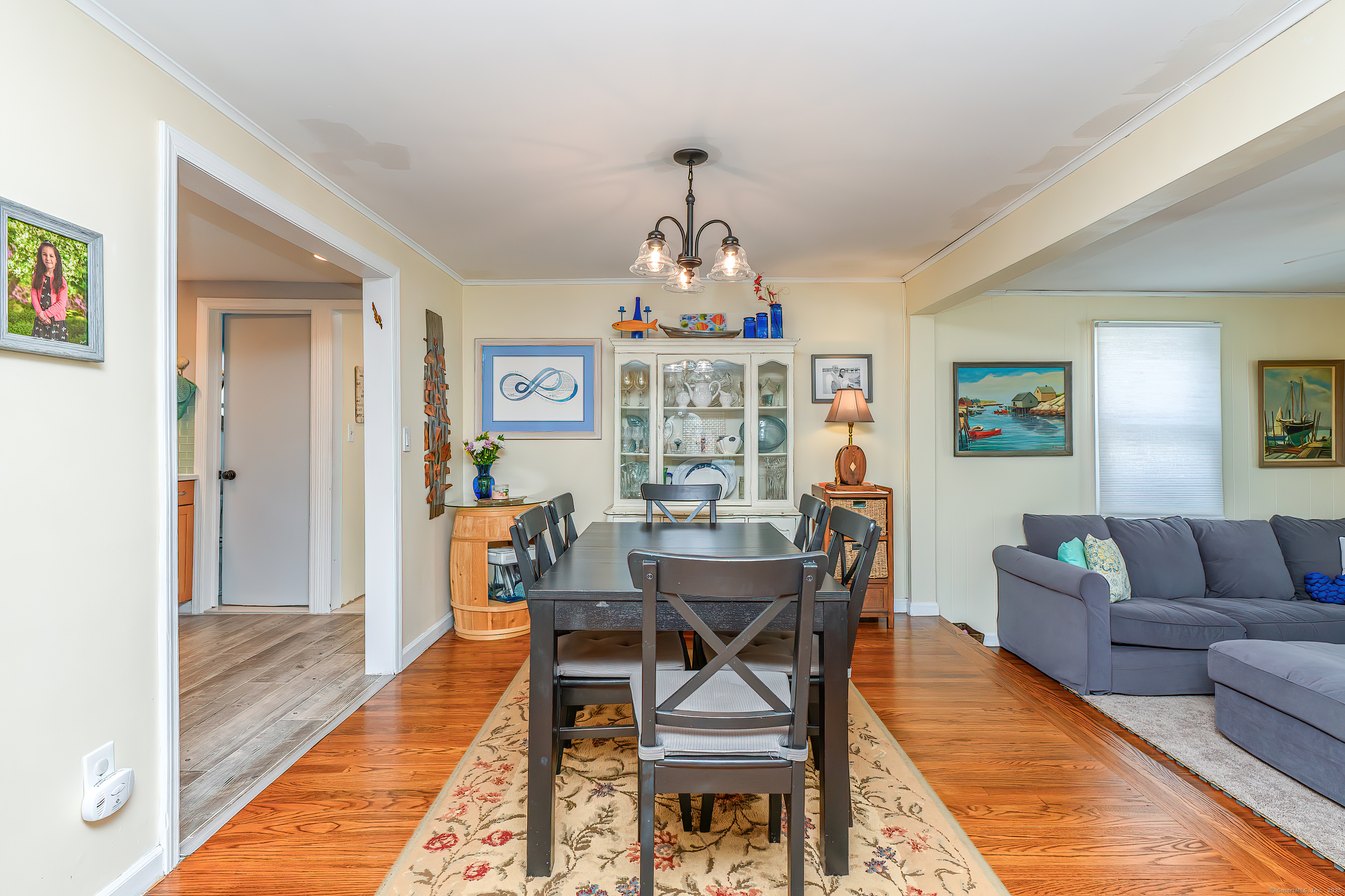 Milford, Connecticut, 06460, United States, 3 Bedrooms Bedrooms, ,2 BathroomsBathrooms,Residential,For Sale,1942157