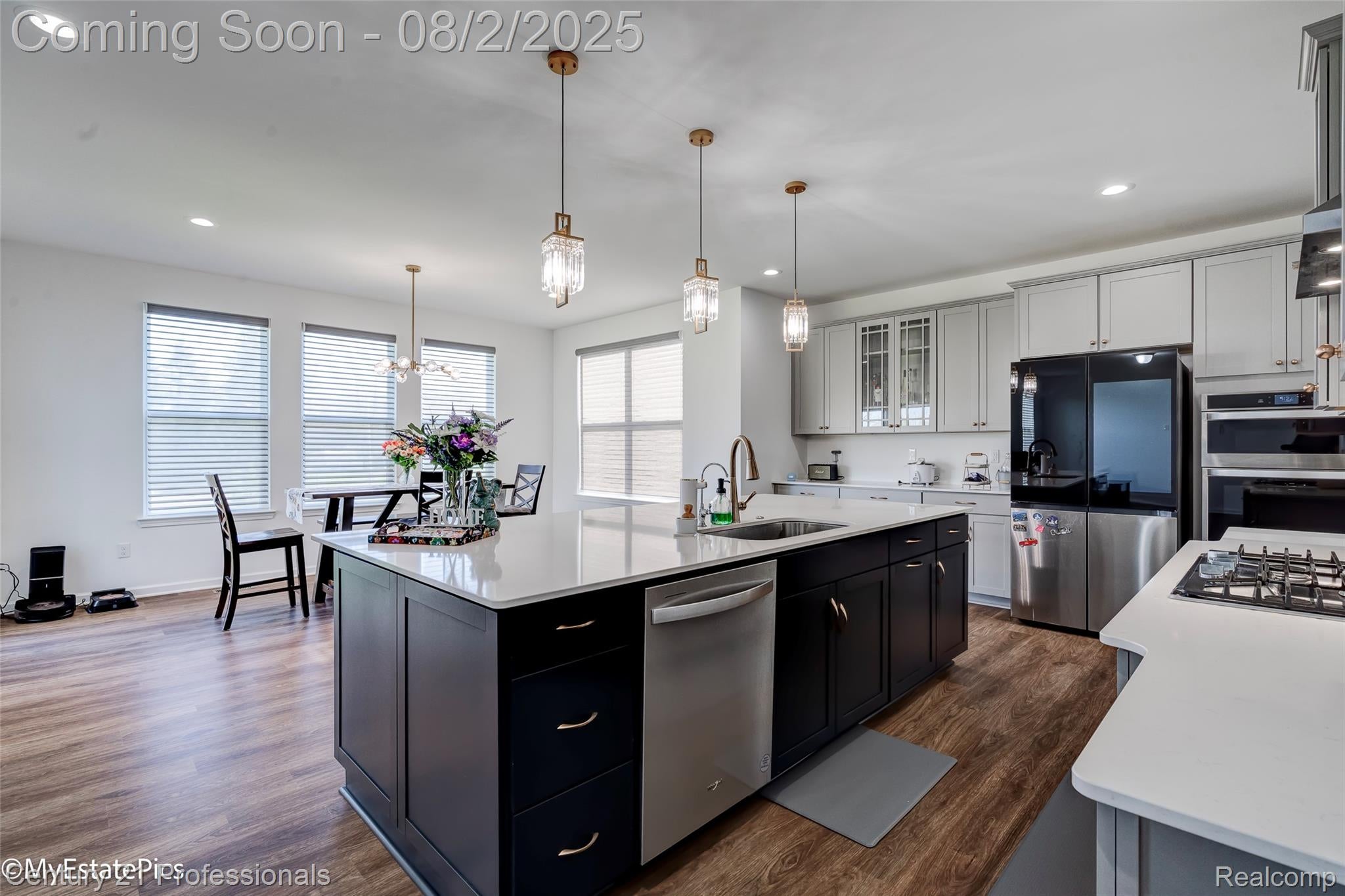 SouthLyon, Michigan, 48178, United States, 4 Bedrooms Bedrooms, ,3 BathroomsBathrooms,Residential,For Sale,1904843