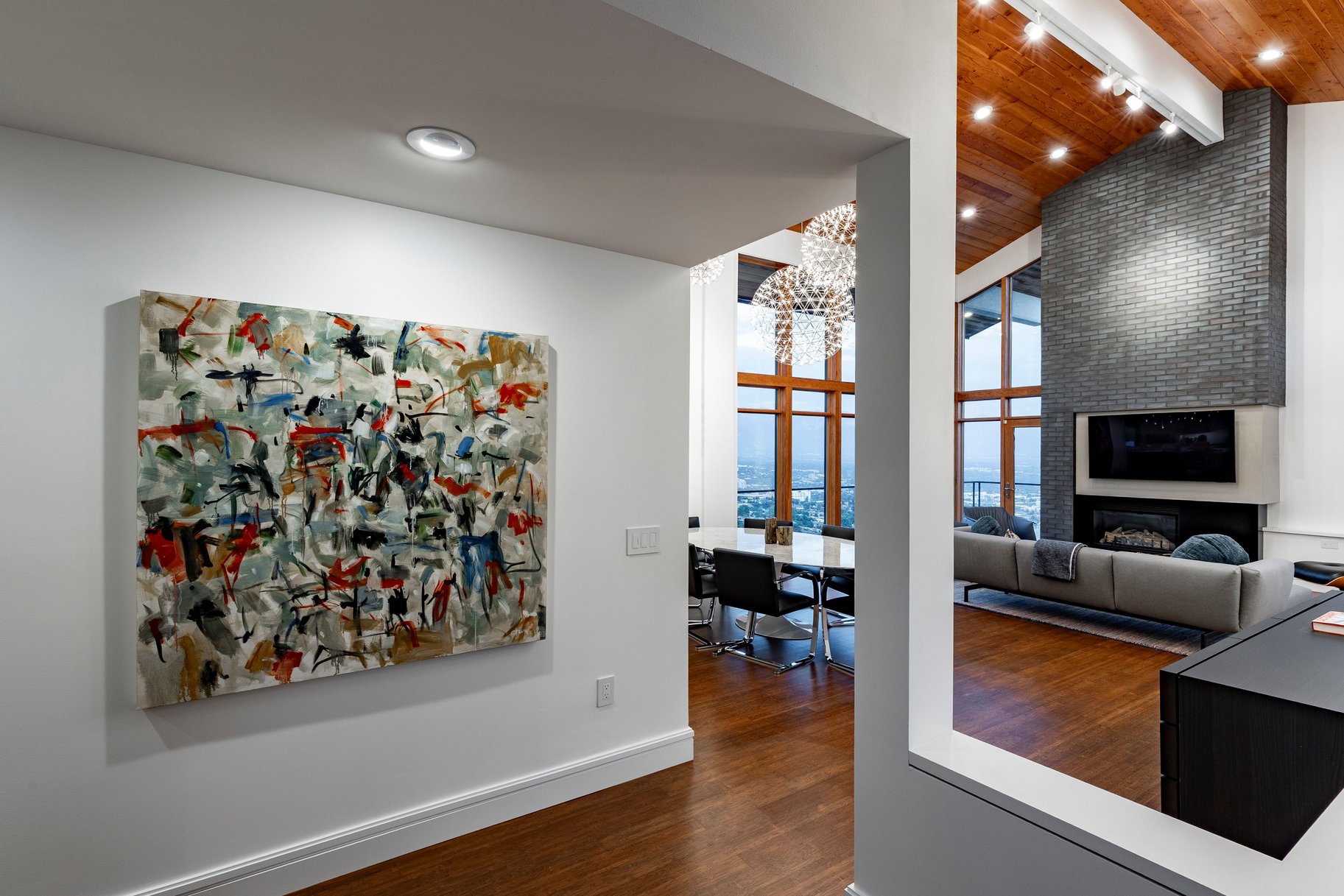  Stunning Contemporary Home with Commanding Views - 物件實景