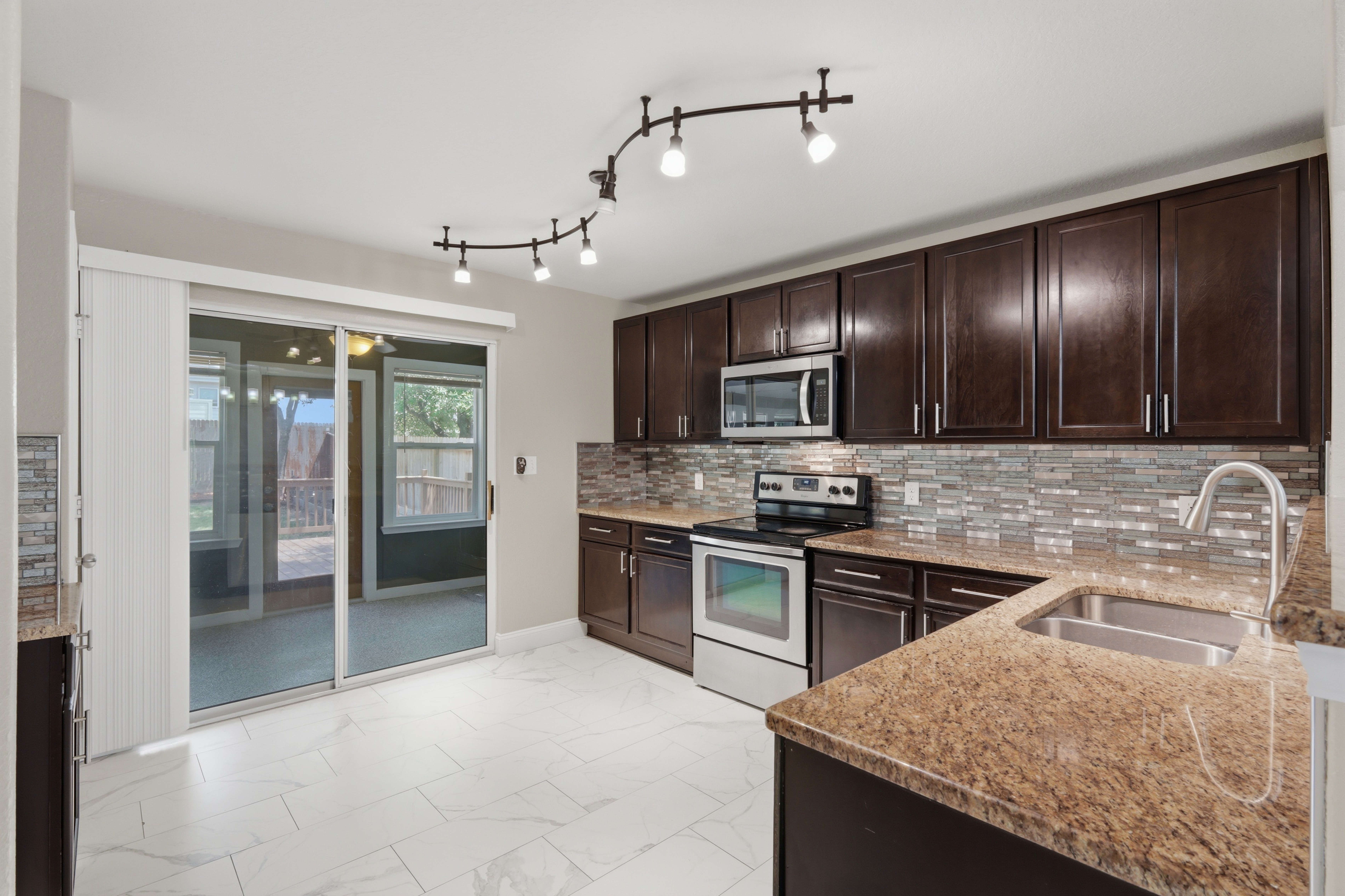 The Kensington Retreat on Walnut Crest - 物件實景